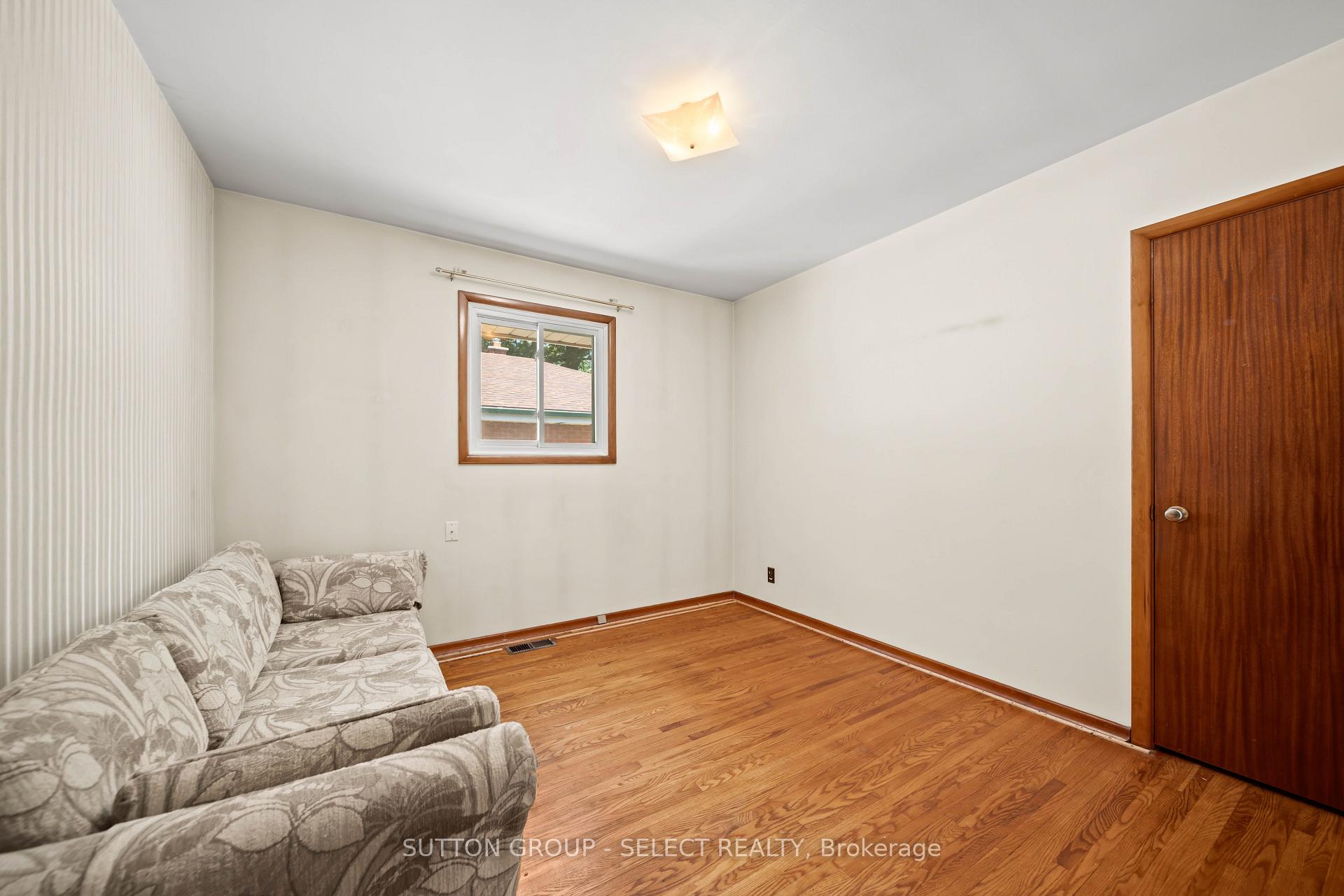 Photo 26 of 25 Gladstone Avenue, London, South I — HOMEH