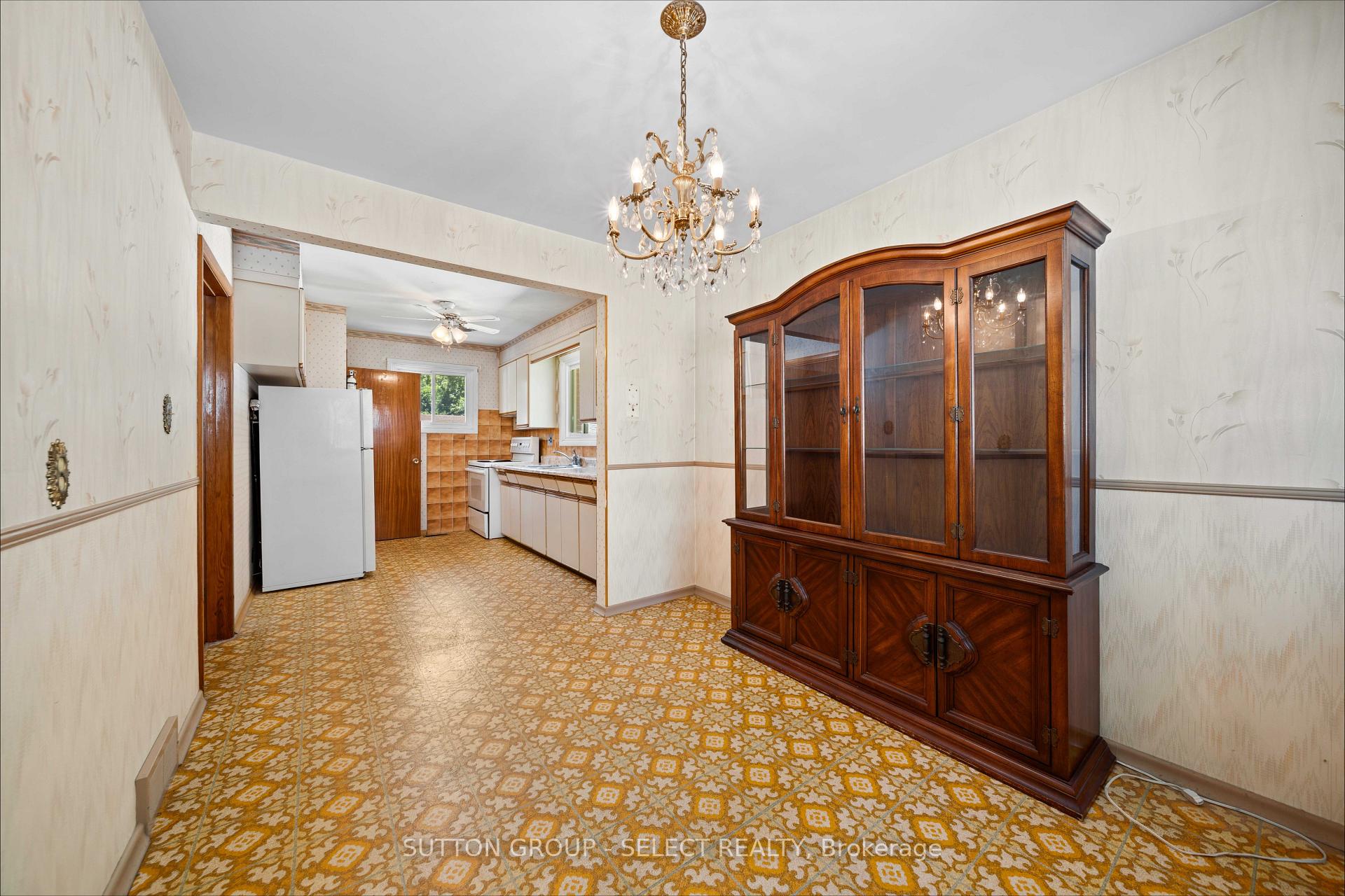 Photo 28 of 25 Gladstone Avenue, London, South I — HOMEH