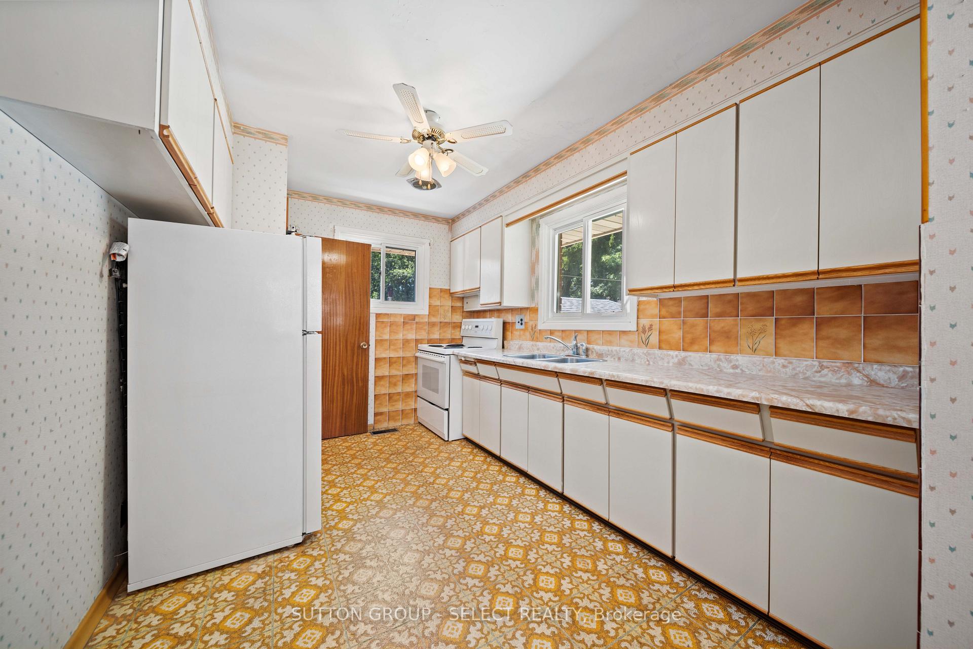 Photo 30 of 25 Gladstone Avenue, London, South I — HOMEH