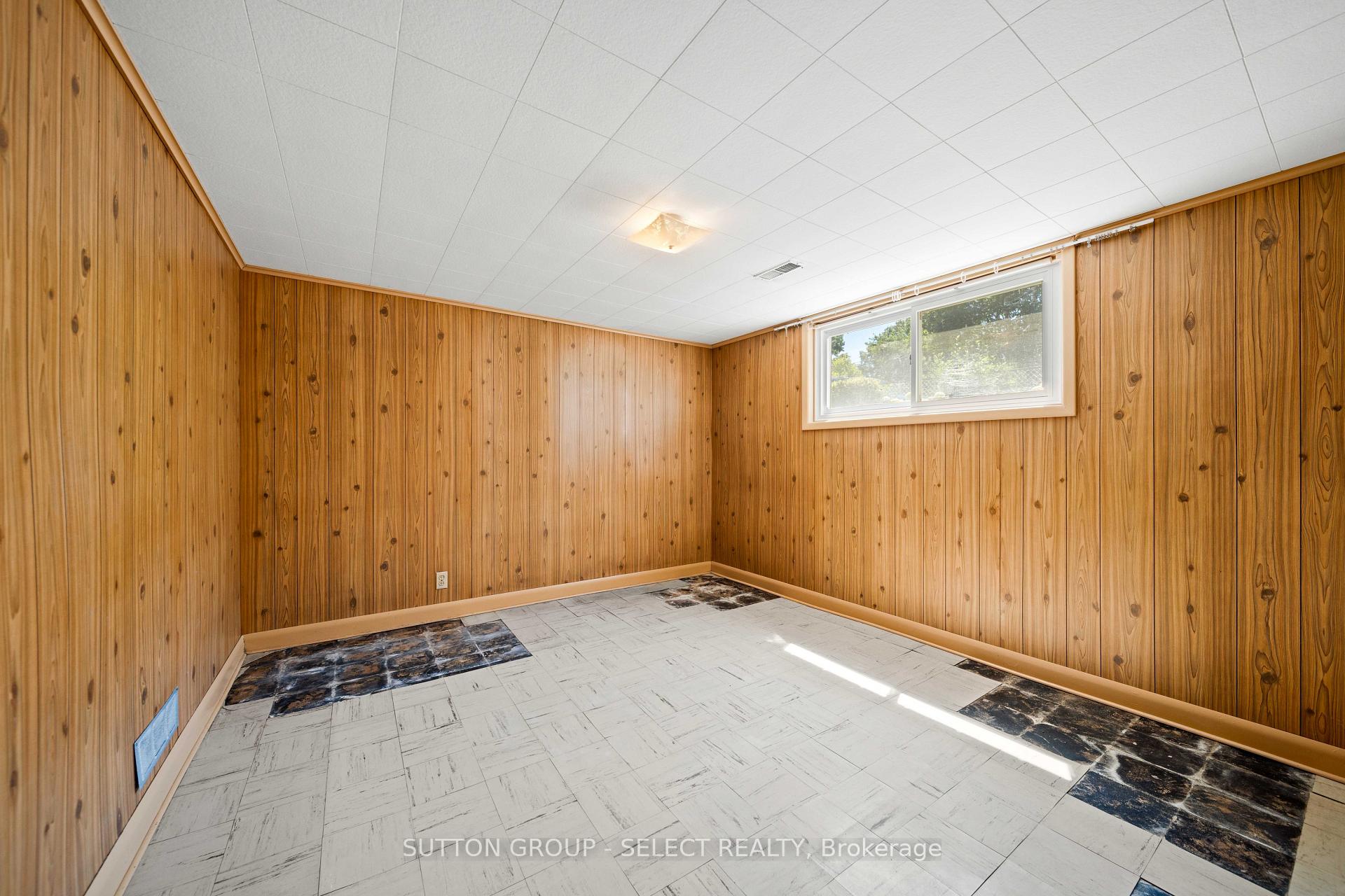 Photo 38 of 25 Gladstone Avenue, London, South I — HOMEH