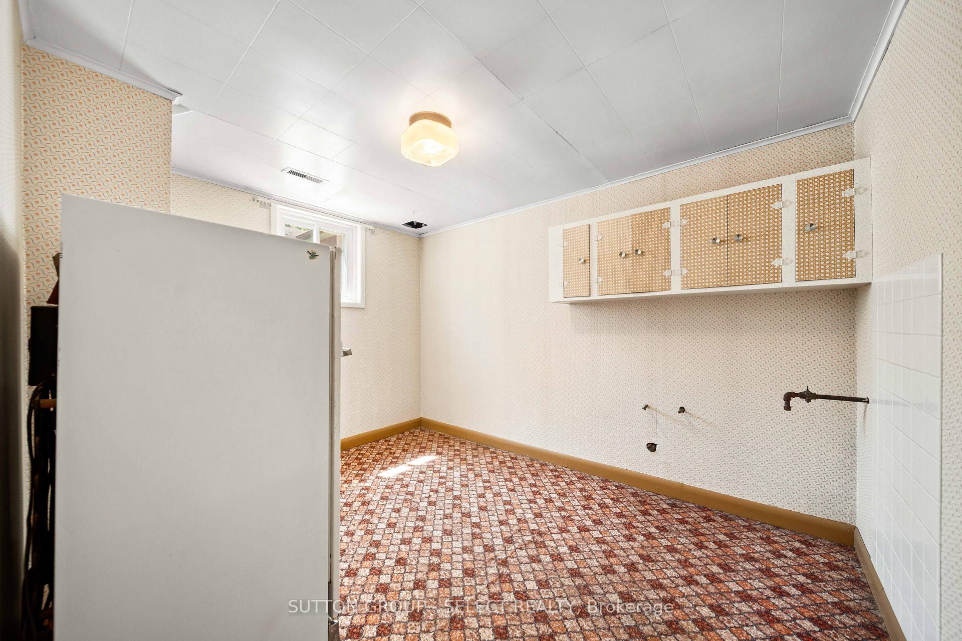 Photo 39 of 25 Gladstone Avenue, London, South I — HOMEH