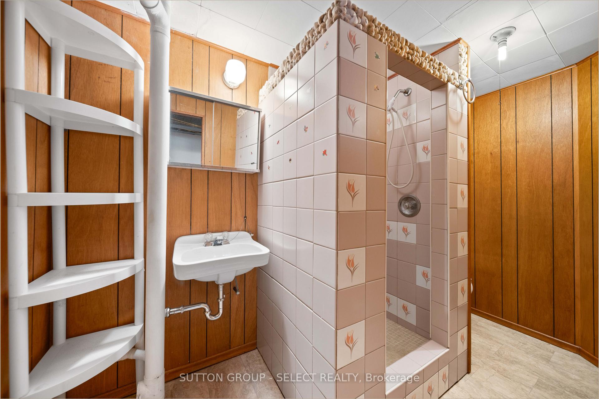 Photo 44 of 25 Gladstone Avenue, London, South I — HOMEH
