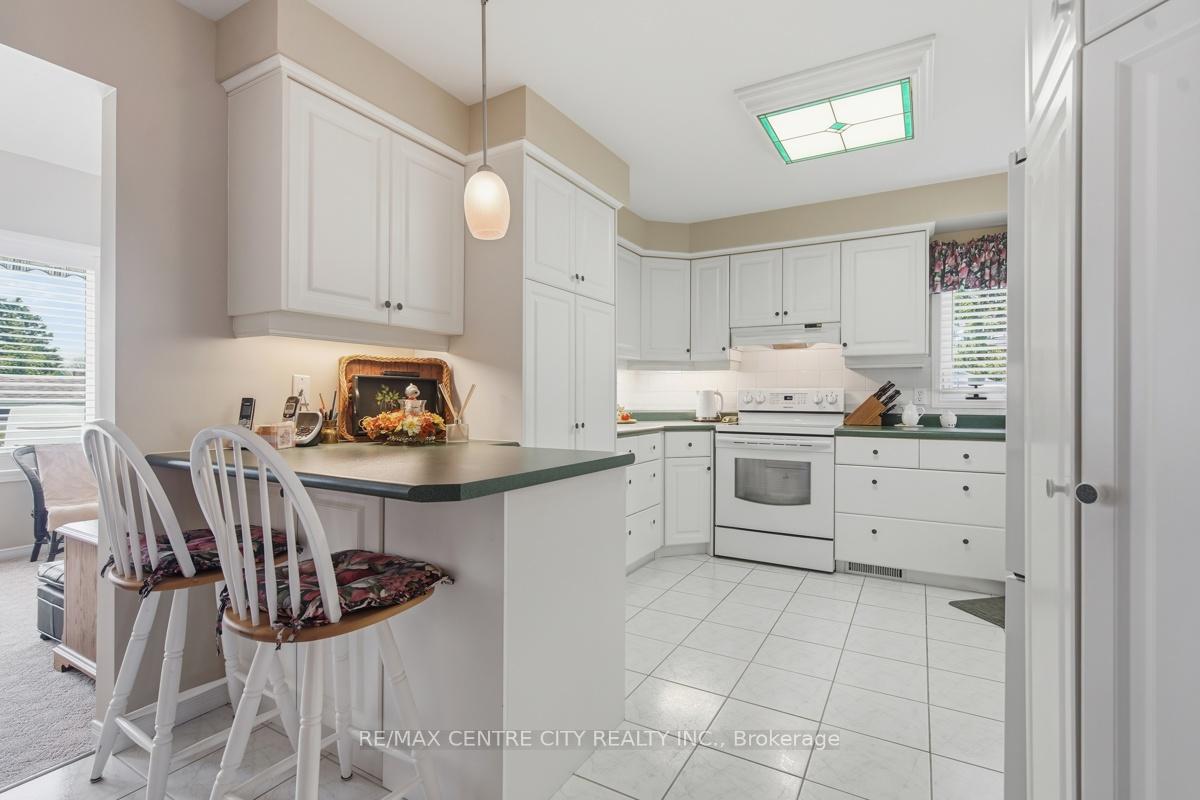 Photo 12 of 48 Ilderbrook Circle, Middlesex Centre, Ilderton — HOMEH