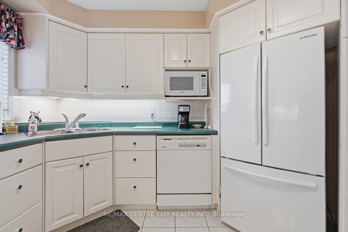 Photo 15 of 48 Ilderbrook Circle, Middlesex Centre, Ilderton — HOMEH
