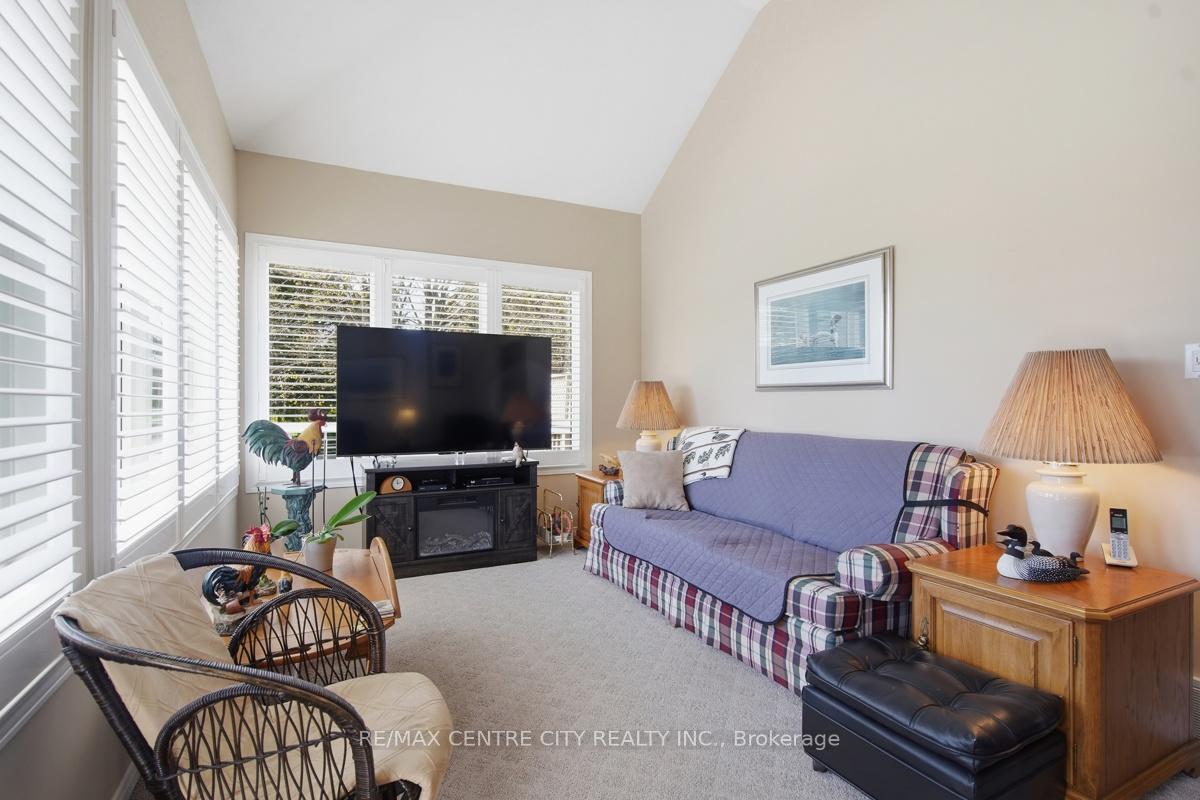 Photo 18 of 48 Ilderbrook Circle, Middlesex Centre, Ilderton — HOMEH