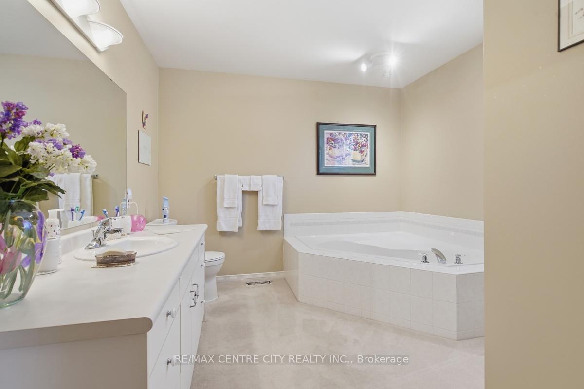 Photo 20 of 48 Ilderbrook Circle, Middlesex Centre, Ilderton — HOMEH