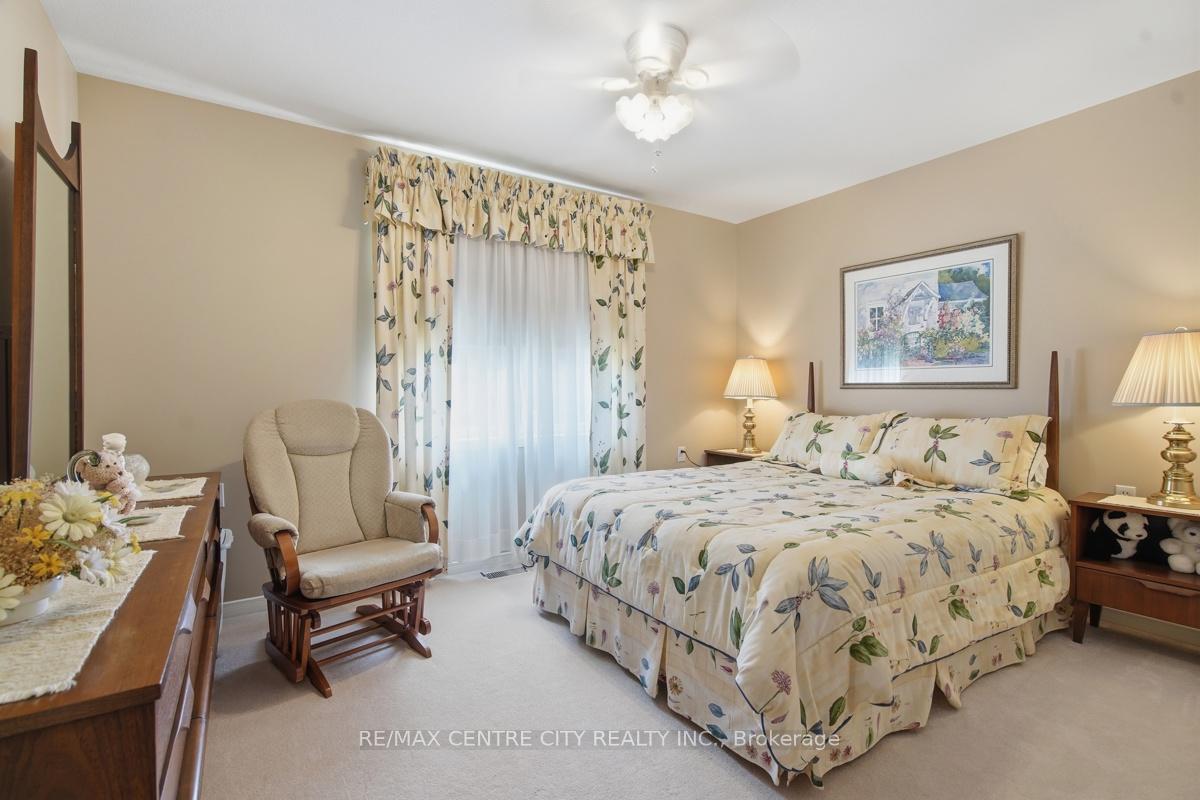 Photo 22 of 48 Ilderbrook Circle, Middlesex Centre, Ilderton — HOMEH