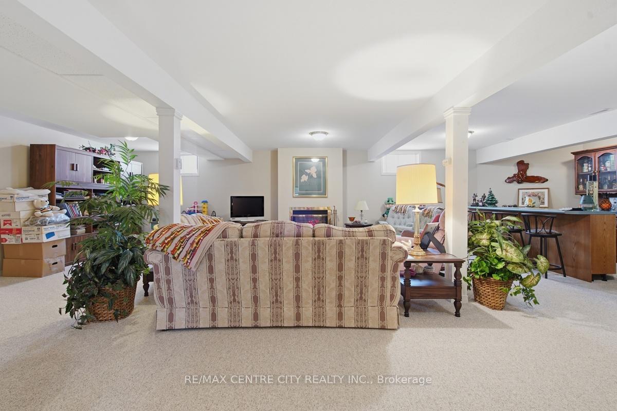 Photo 26 of 48 Ilderbrook Circle, Middlesex Centre, Ilderton — HOMEH