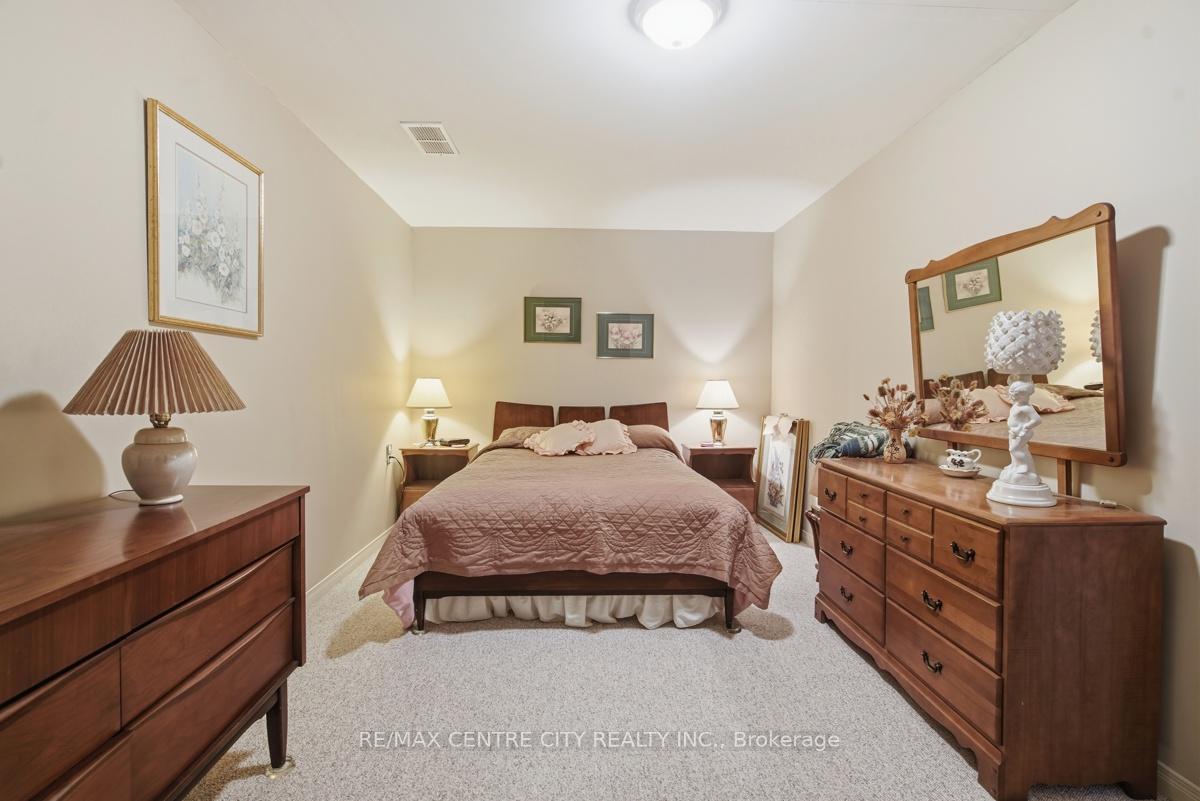 Photo 31 of 48 Ilderbrook Circle, Middlesex Centre, Ilderton — HOMEH