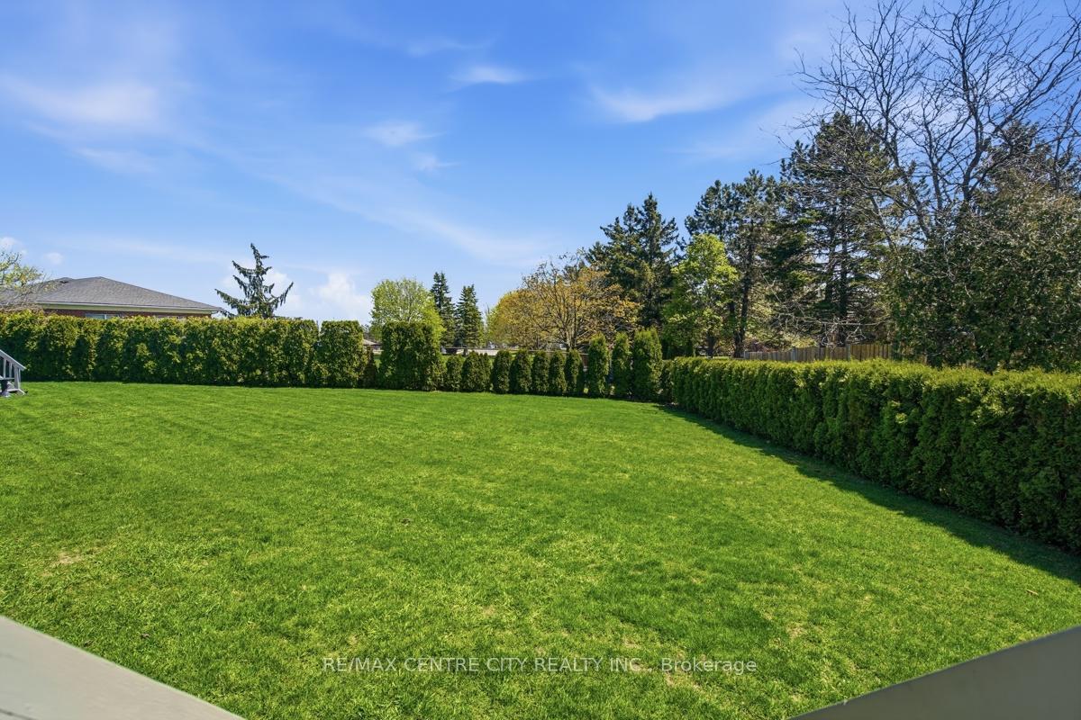 Photo 37 of 48 Ilderbrook Circle, Middlesex Centre, Ilderton — HOMEH
