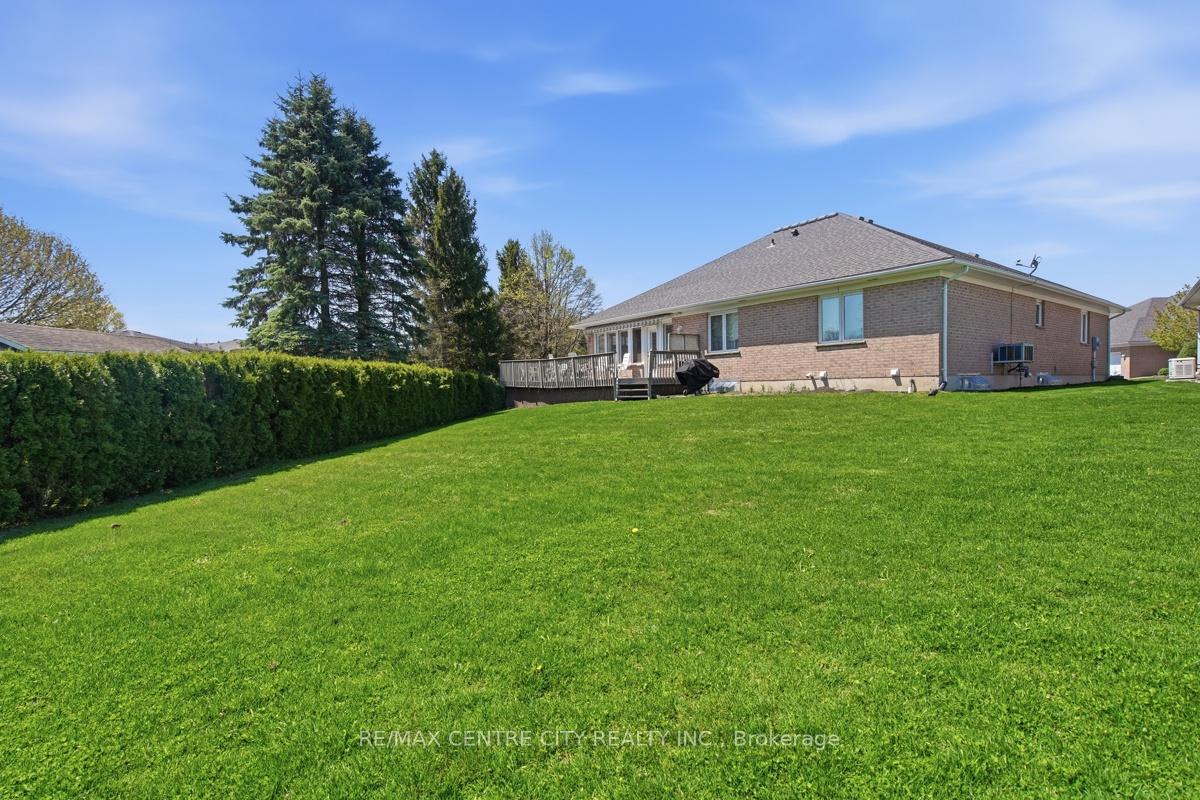 Photo 38 of 48 Ilderbrook Circle, Middlesex Centre, Ilderton — HOMEH