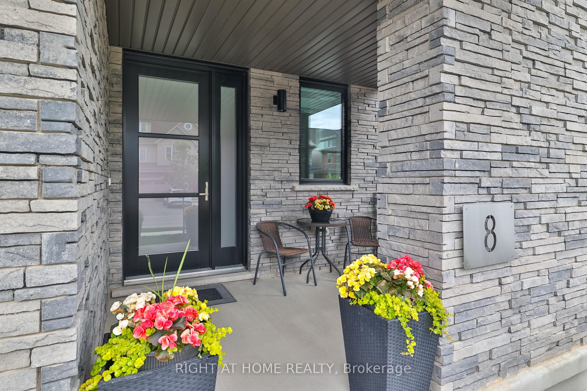Photo 2 of 8 Ryder Avenue, Guelph, Kortright West — HOMEH