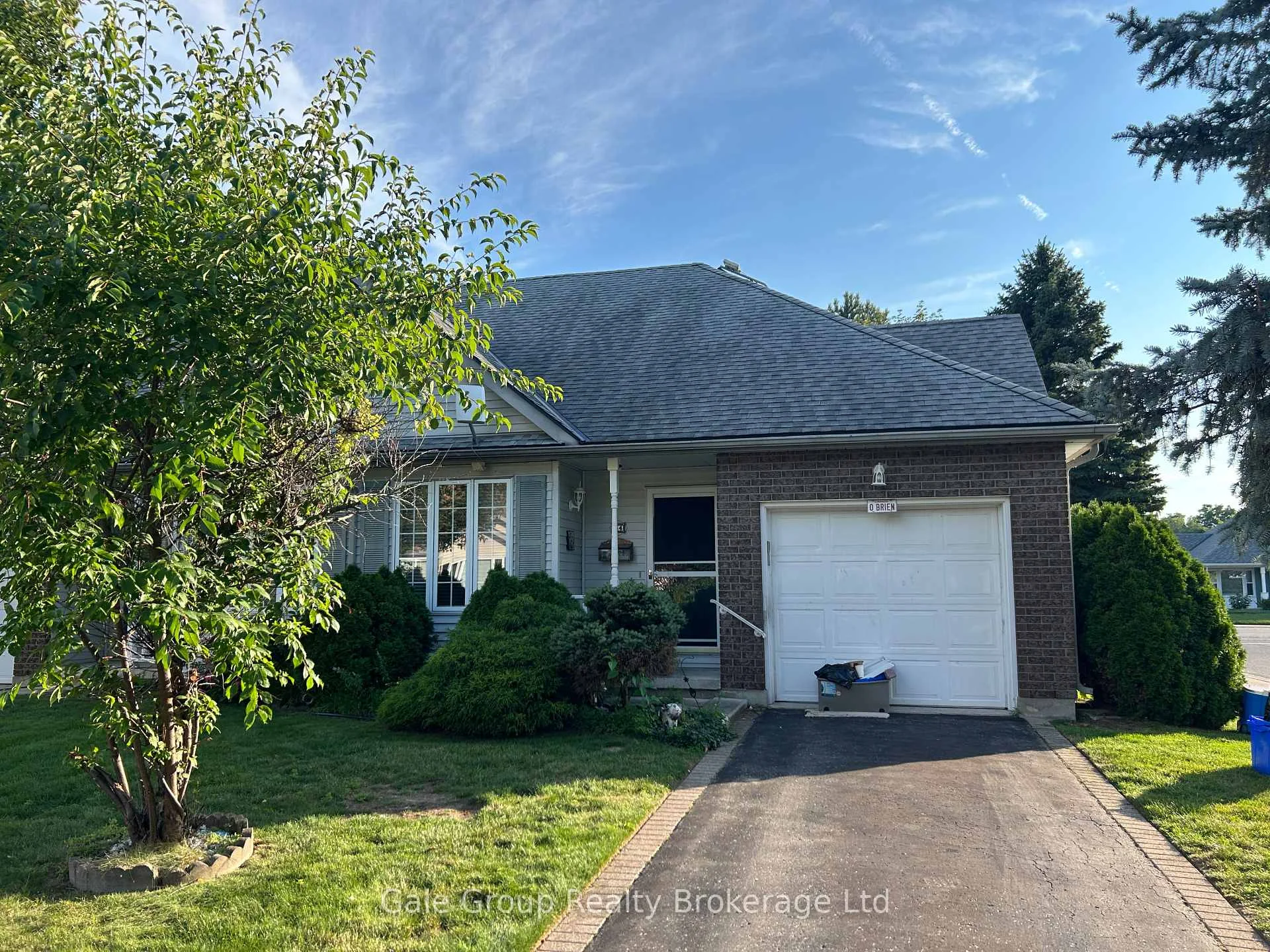 Photo 2 of 44 Jackson Court, Tillsonburg — HOMEH