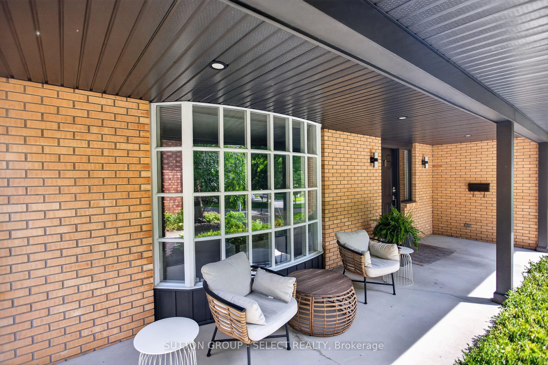 Photo 5 of 25 Havenridge Crescent, London, North P — HOMEH