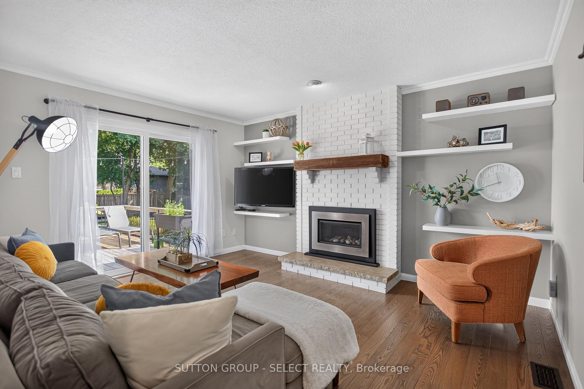 Photo 16 of 25 Havenridge Crescent, London, North P — HOMEH