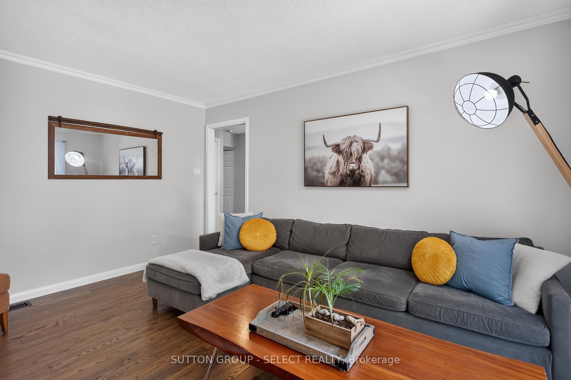 Photo 17 of 25 Havenridge Crescent, London, North P — HOMEH