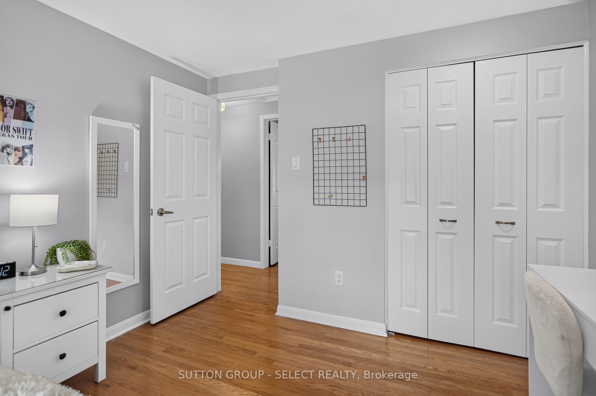 Photo 26 of 25 Havenridge Crescent, London, North P — HOMEH