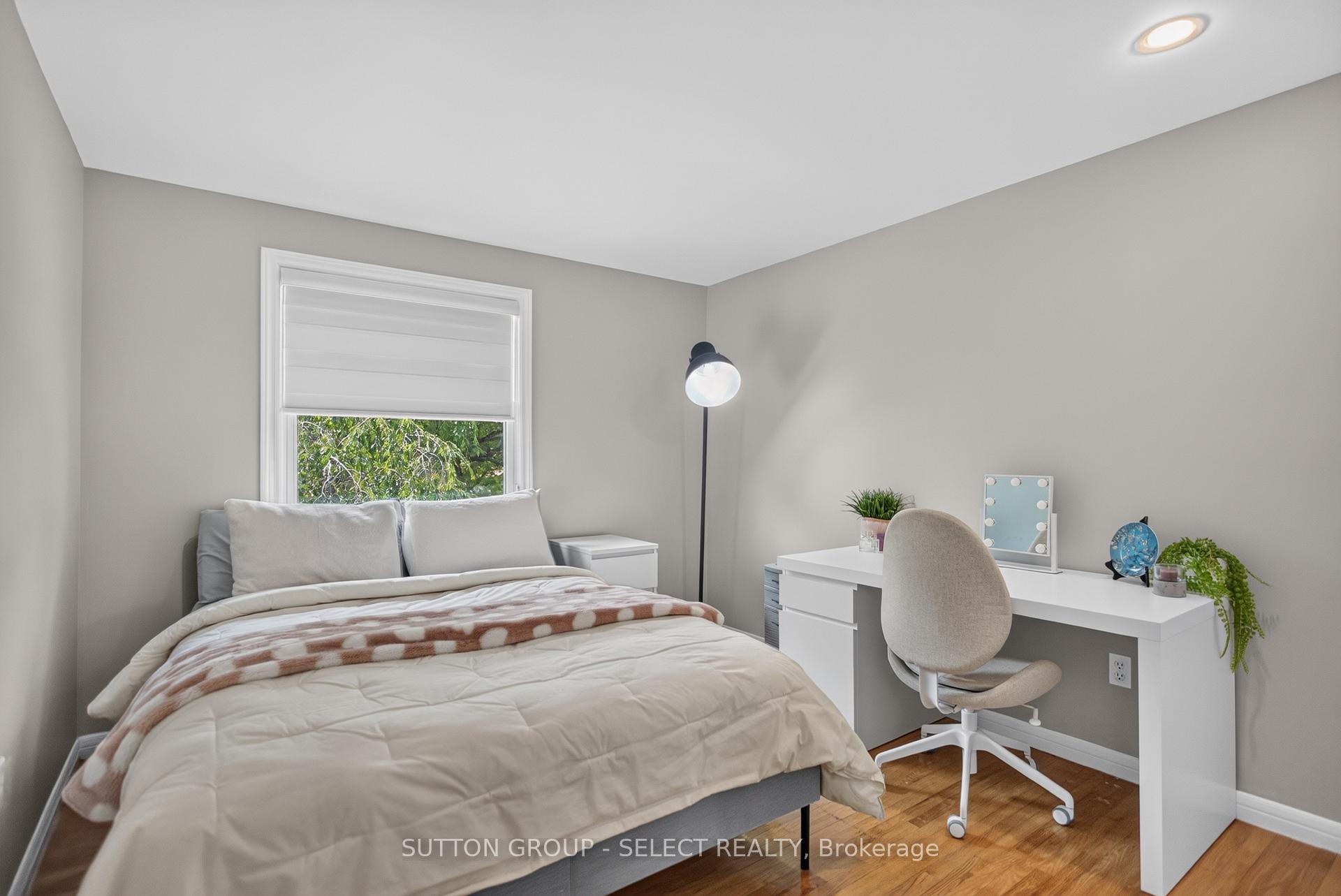 Photo 27 of 25 Havenridge Crescent, London, North P — HOMEH