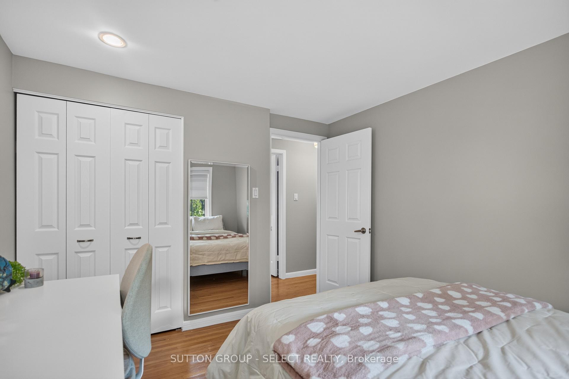 Photo 28 of 25 Havenridge Crescent, London, North P — HOMEH