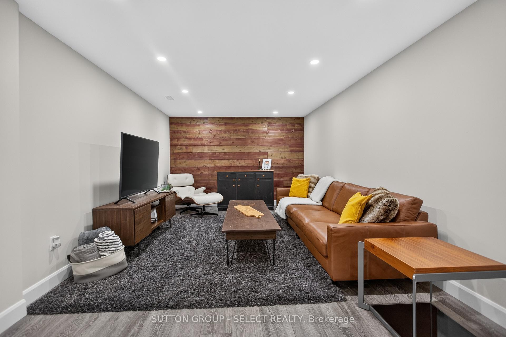 Photo 29 of 25 Havenridge Crescent, London, North P — HOMEH