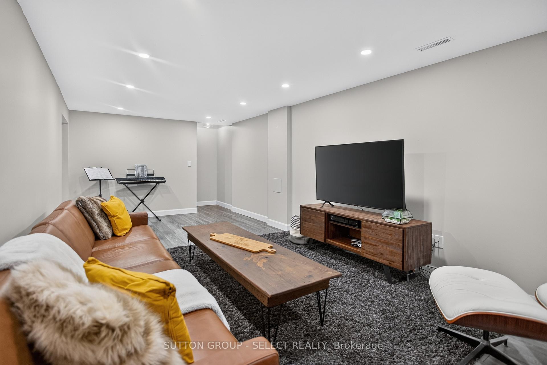 Photo 30 of 25 Havenridge Crescent, London, North P — HOMEH