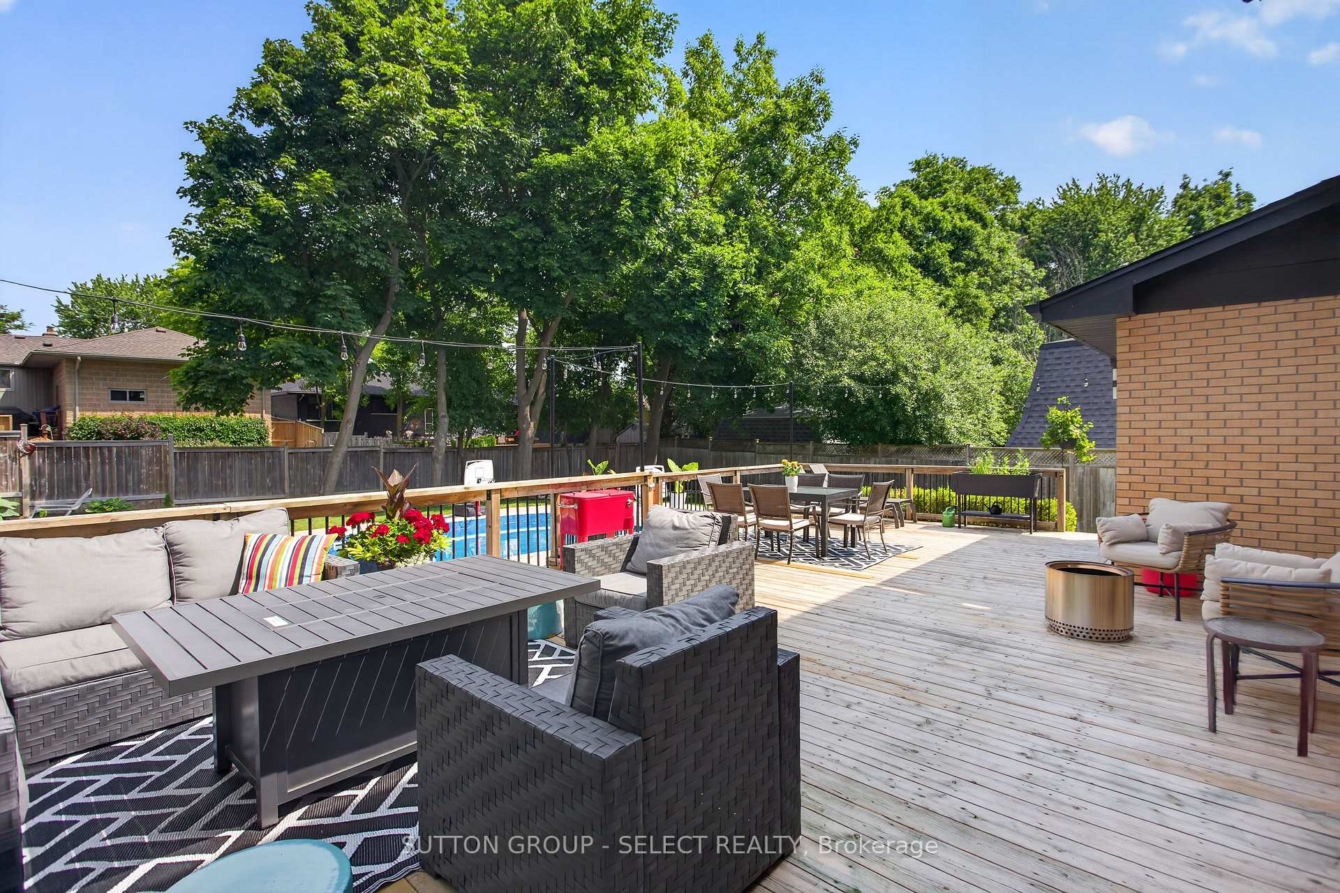 Photo 37 of 25 Havenridge Crescent, London, North P — HOMEH