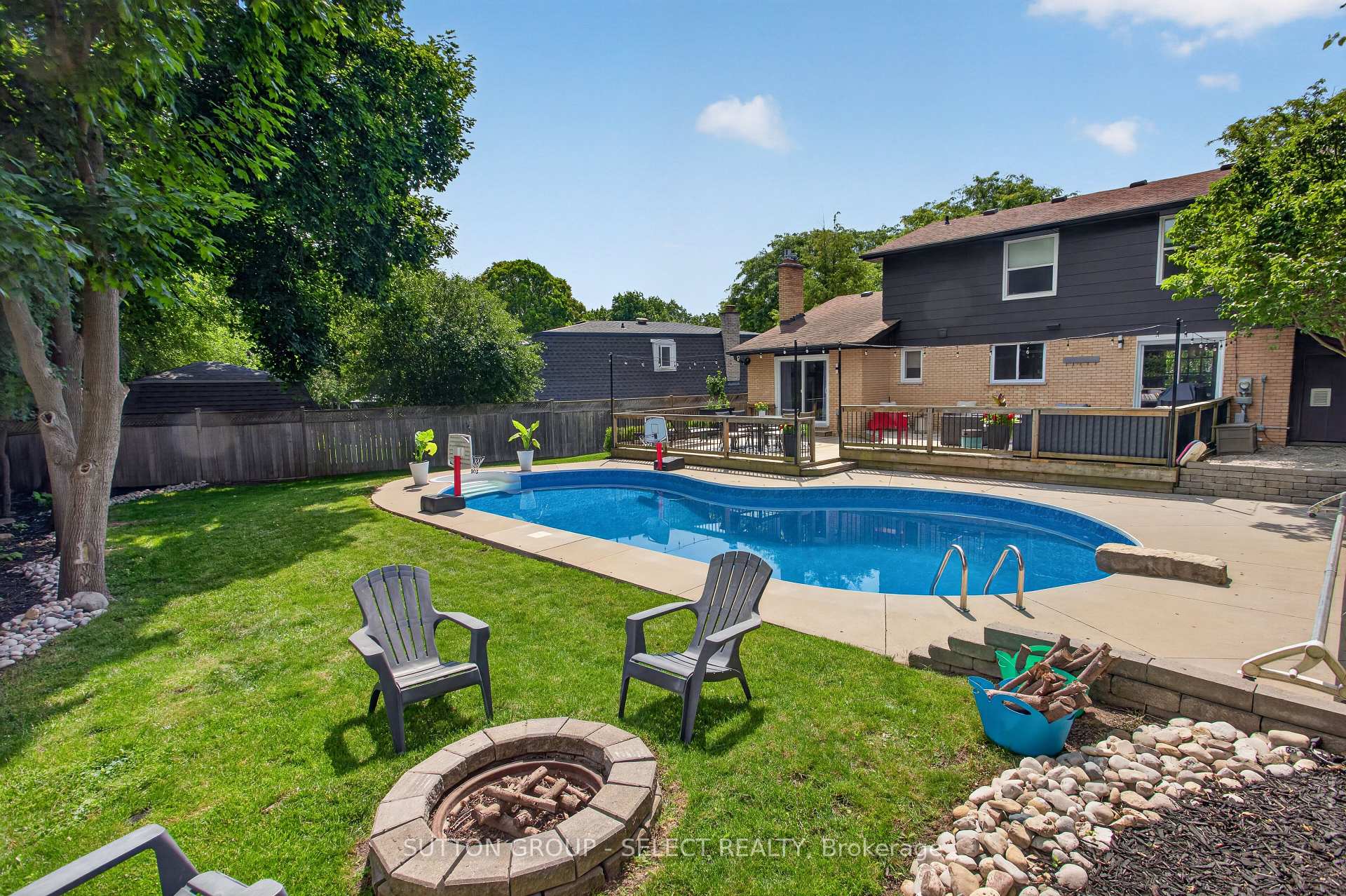 Photo 40 of 25 Havenridge Crescent, London, North P — HOMEH