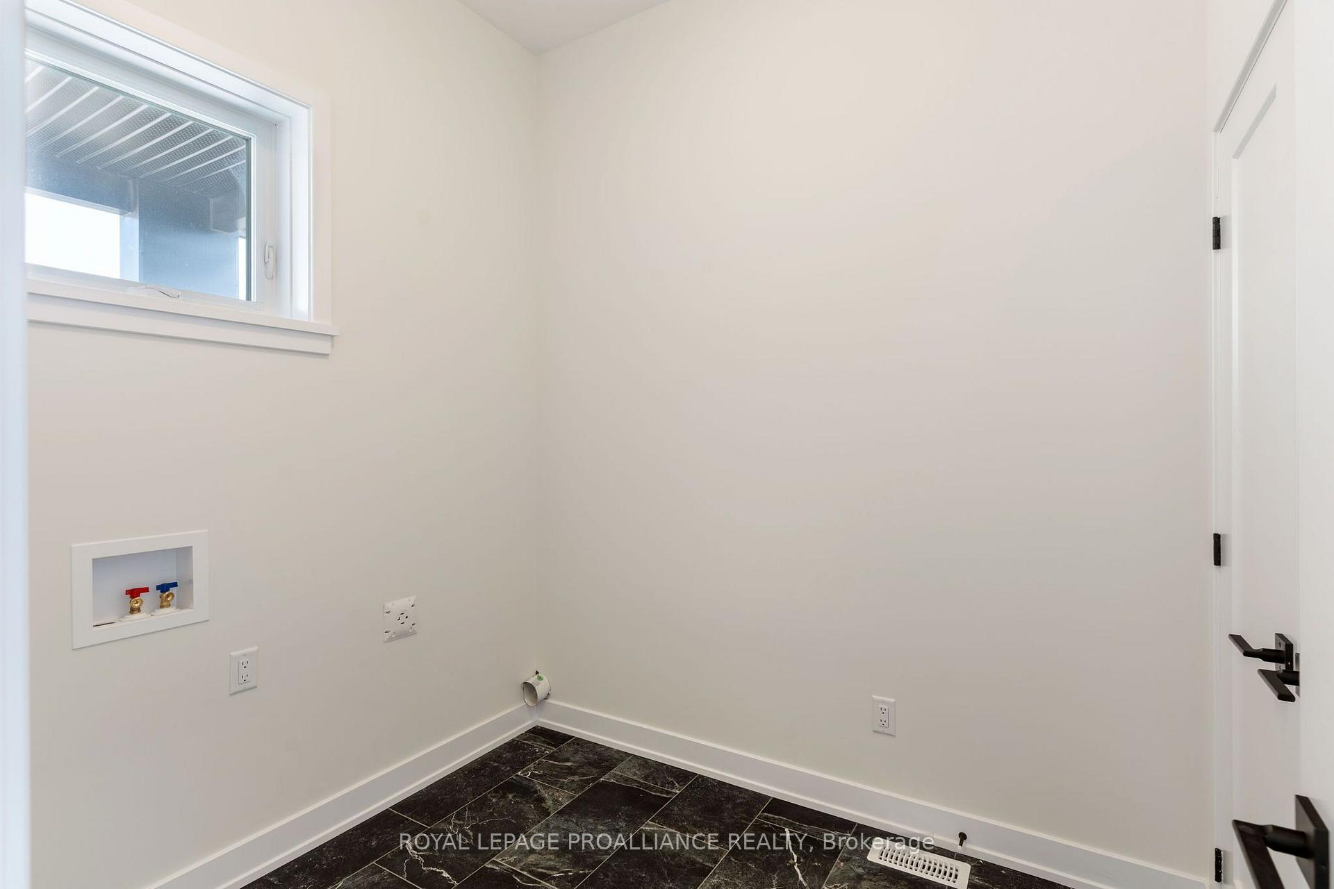 Photo 9 of 1076 Moore Street, Brockville, Brockville — HOMEH