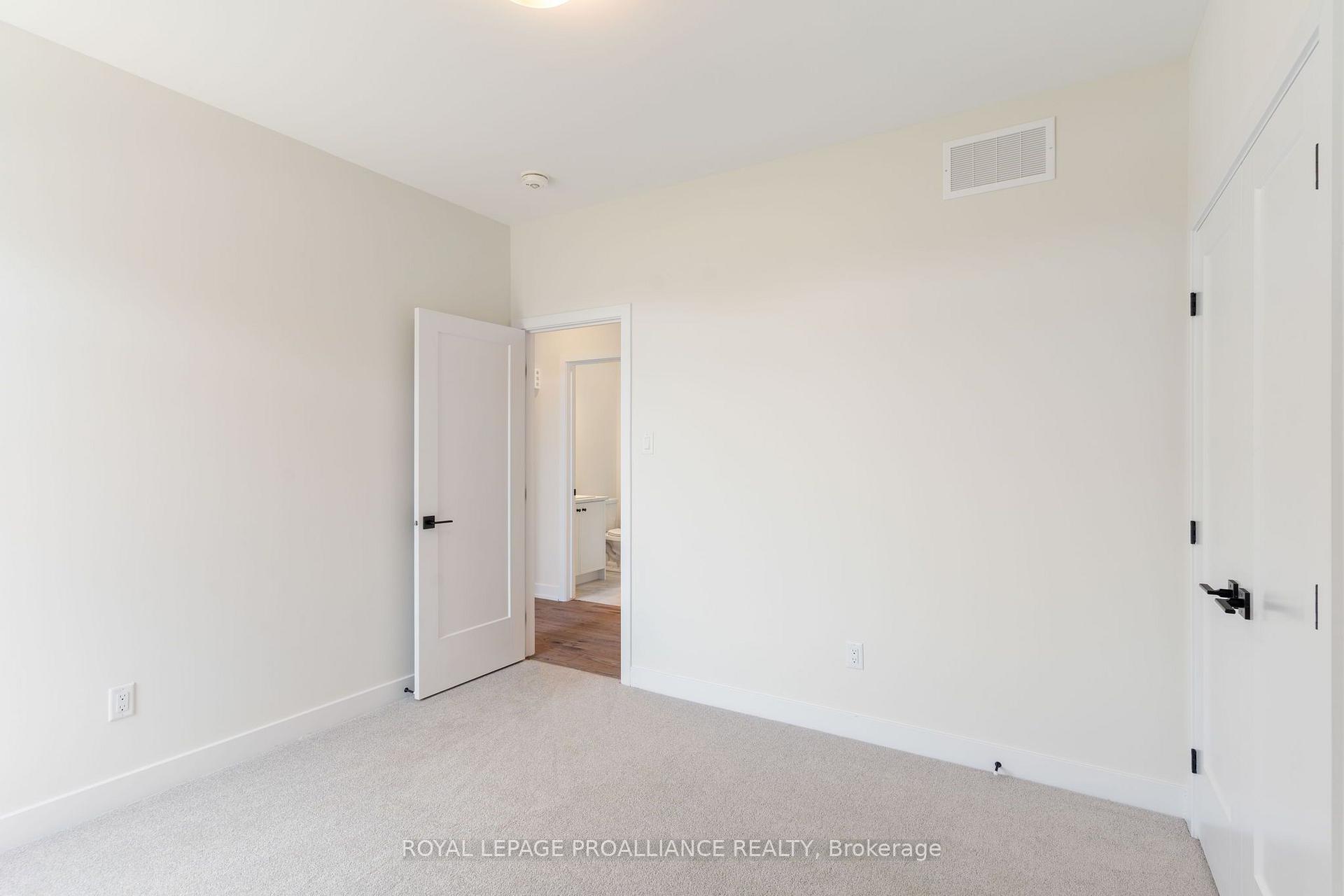 Photo 13 of 1076 Moore Street, Brockville, Brockville — HOMEH