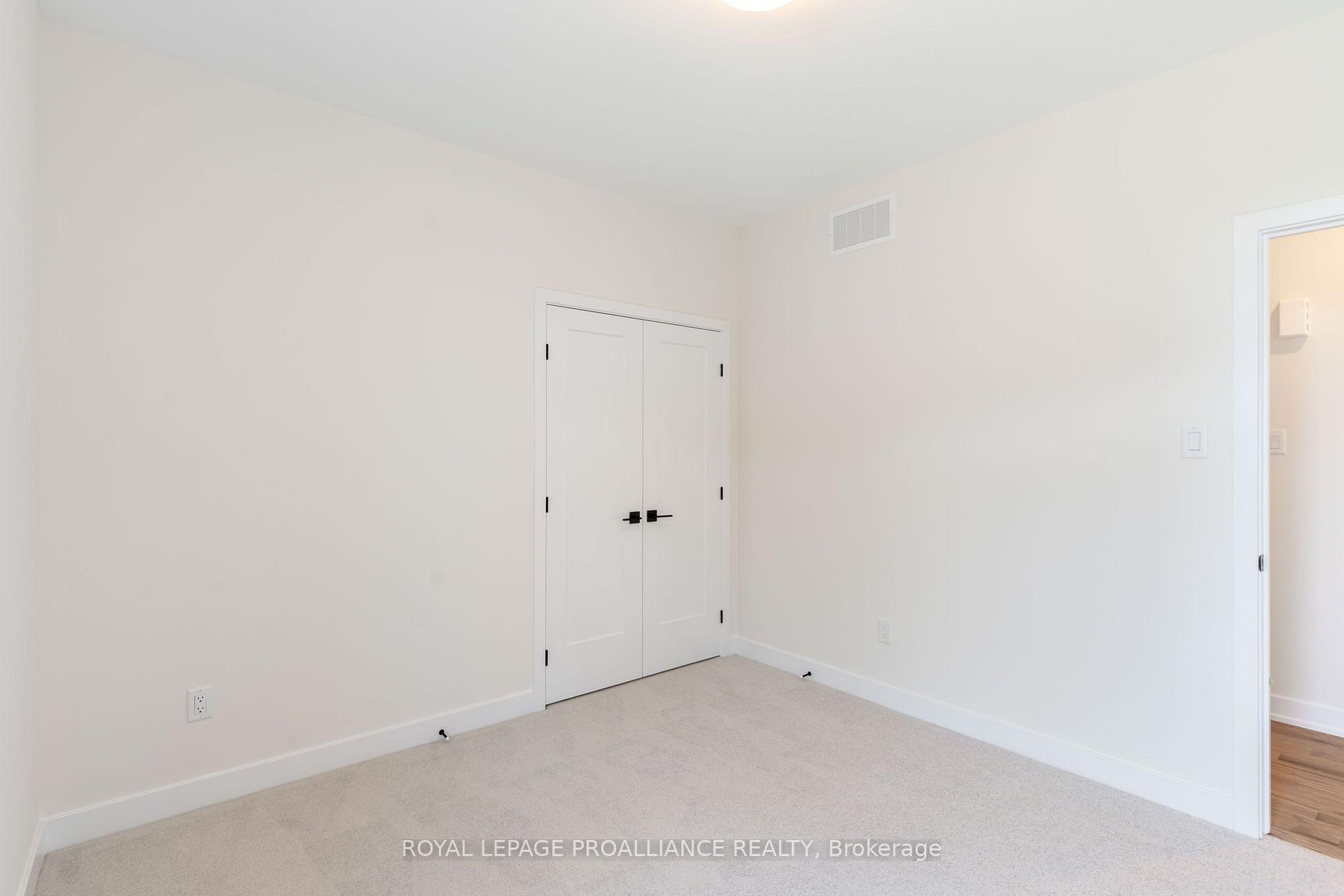 Photo 16 of 1076 Moore Street, Brockville, Brockville — HOMEH