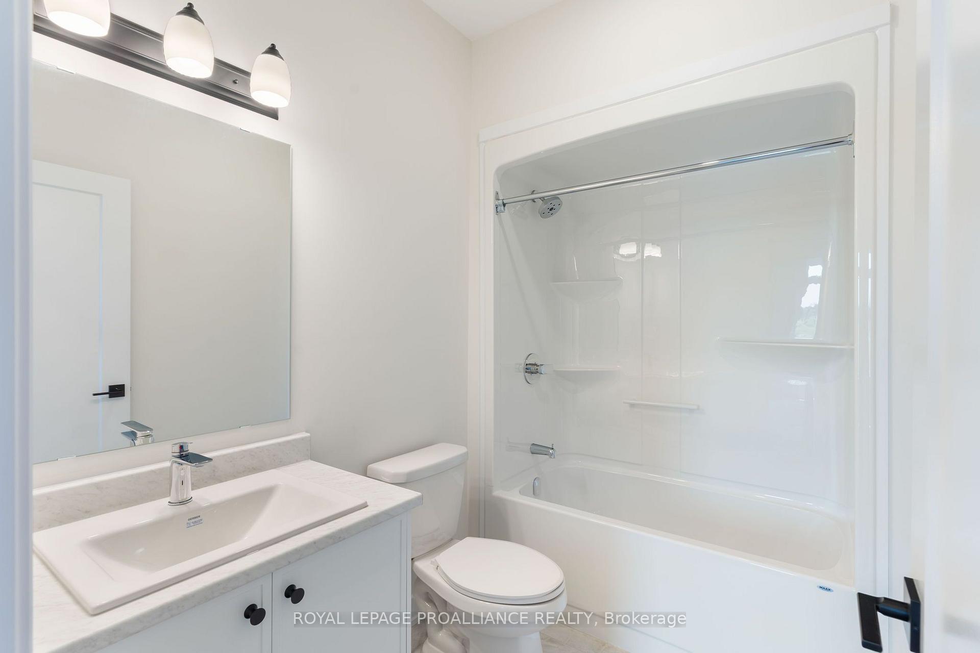 Photo 17 of 1076 Moore Street, Brockville, Brockville — HOMEH