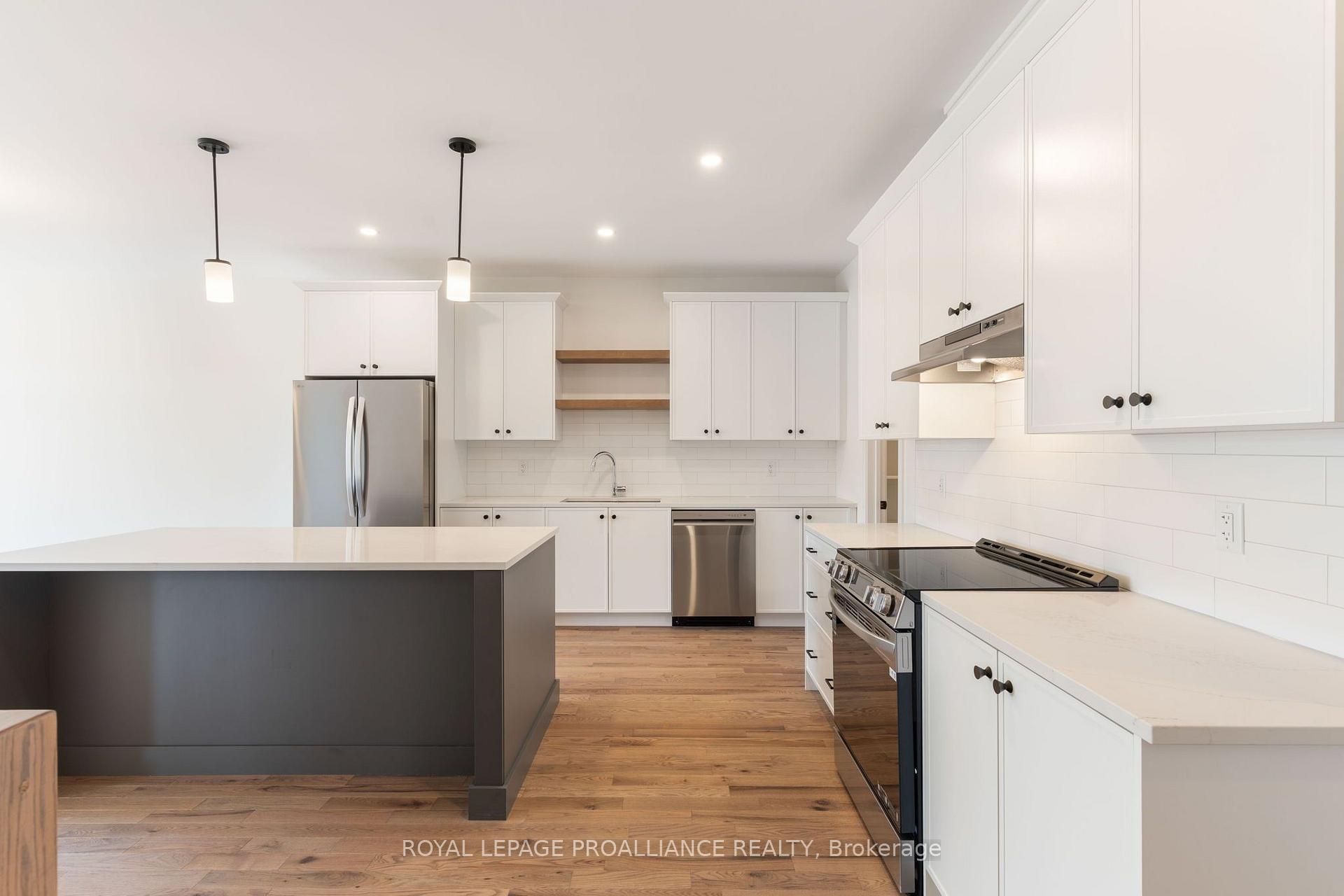 Photo 18 of 1076 Moore Street, Brockville, Brockville — HOMEH