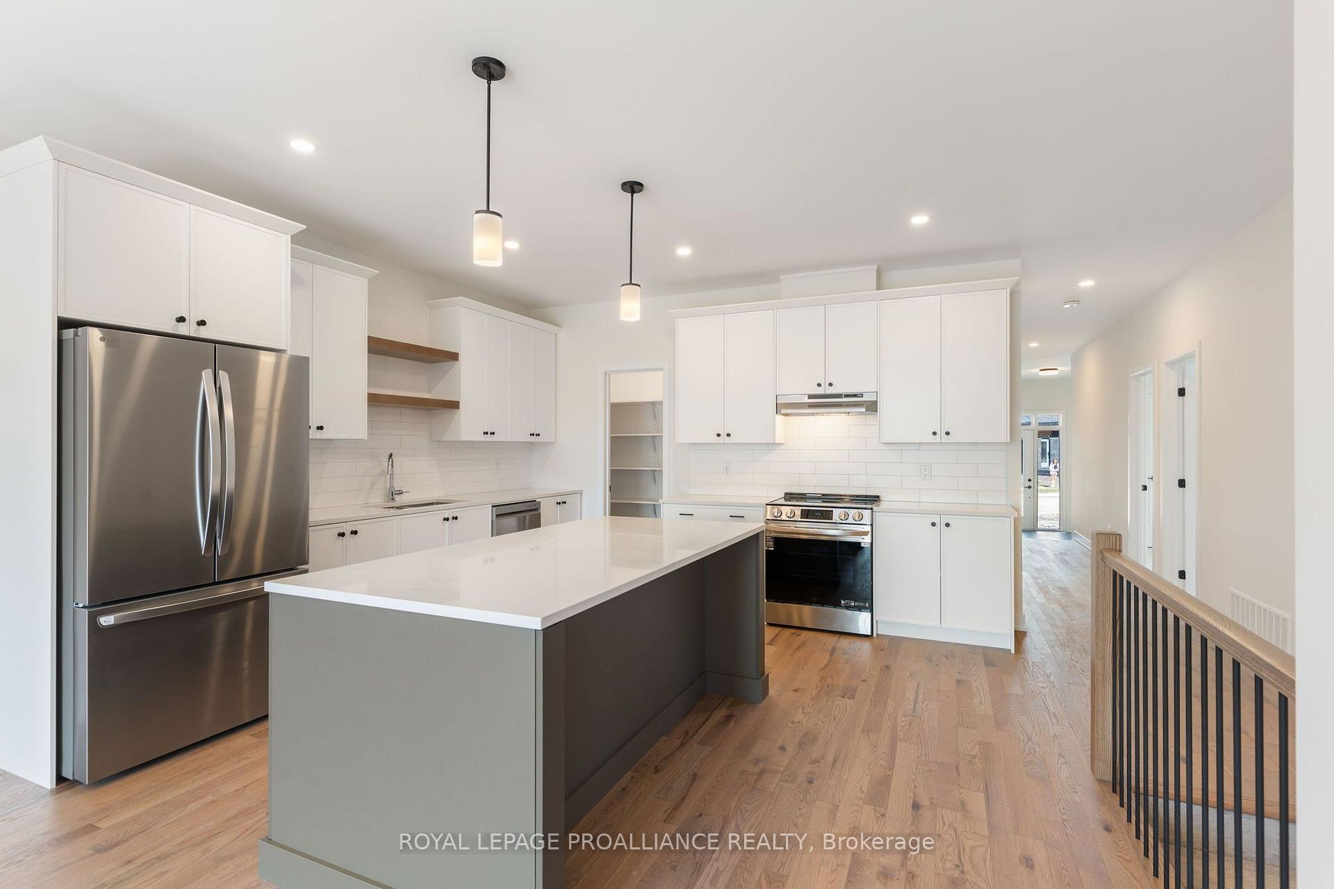 Photo 20 of 1076 Moore Street, Brockville, Brockville — HOMEH