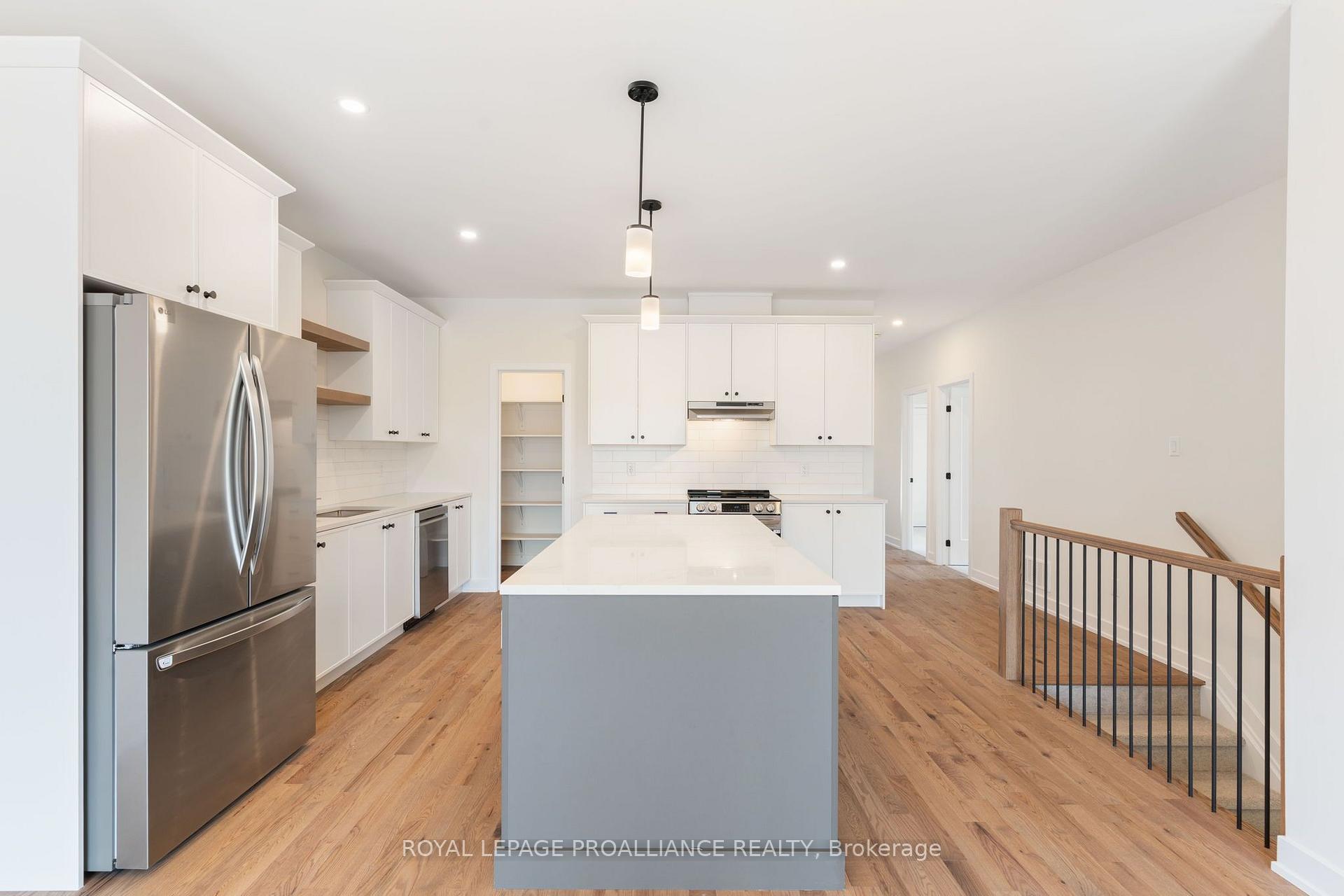 Photo 24 of 1076 Moore Street, Brockville, Brockville — HOMEH