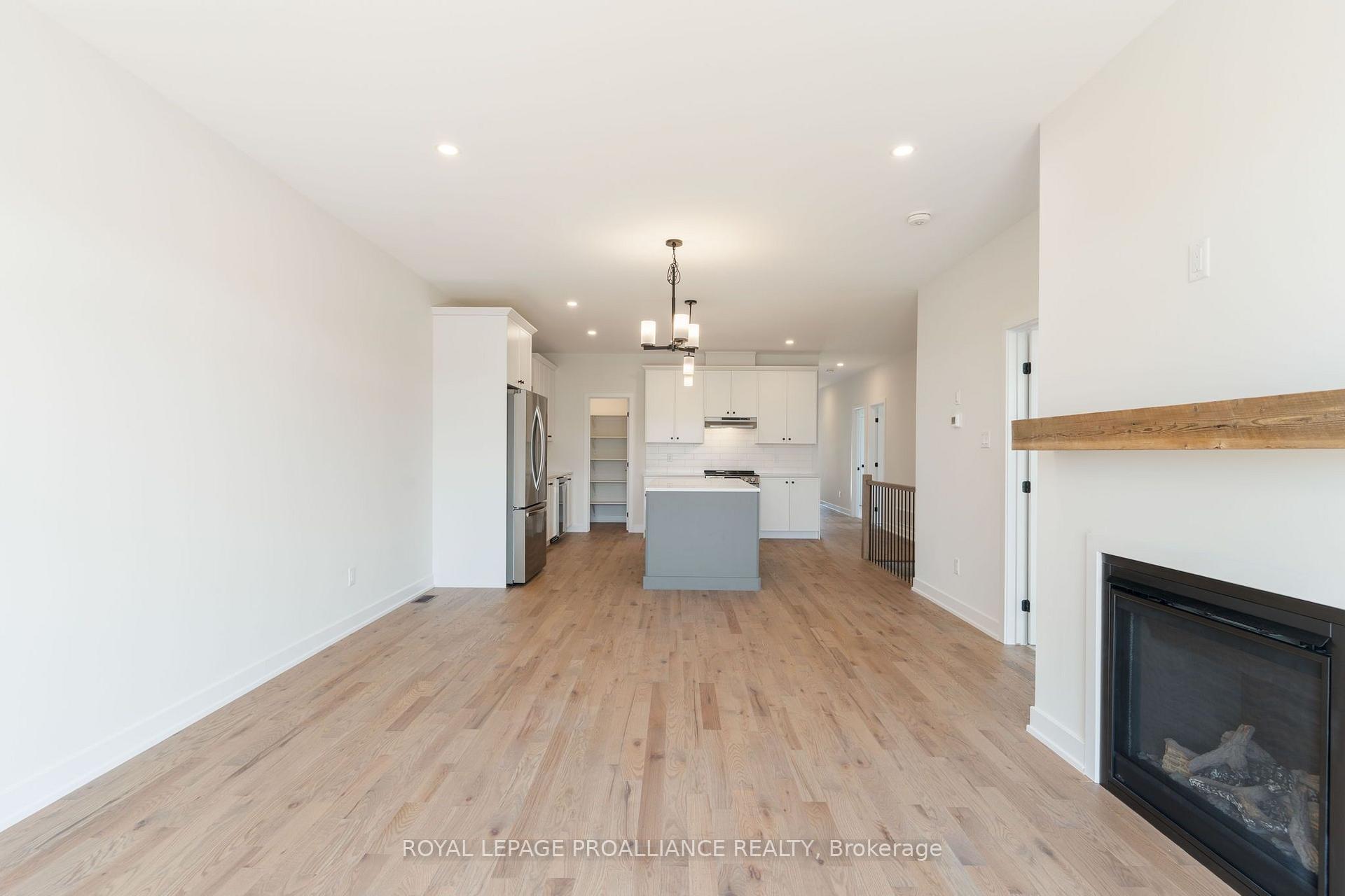 Photo 33 of 1076 Moore Street, Brockville, Brockville — HOMEH