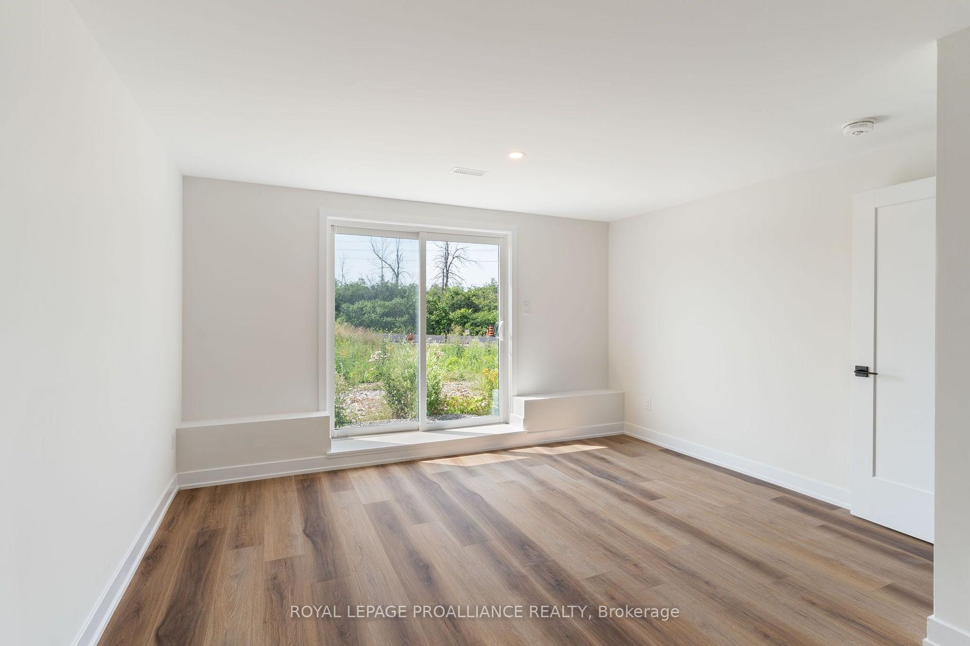 Photo 41 of 1076 Moore Street, Brockville, Brockville — HOMEH
