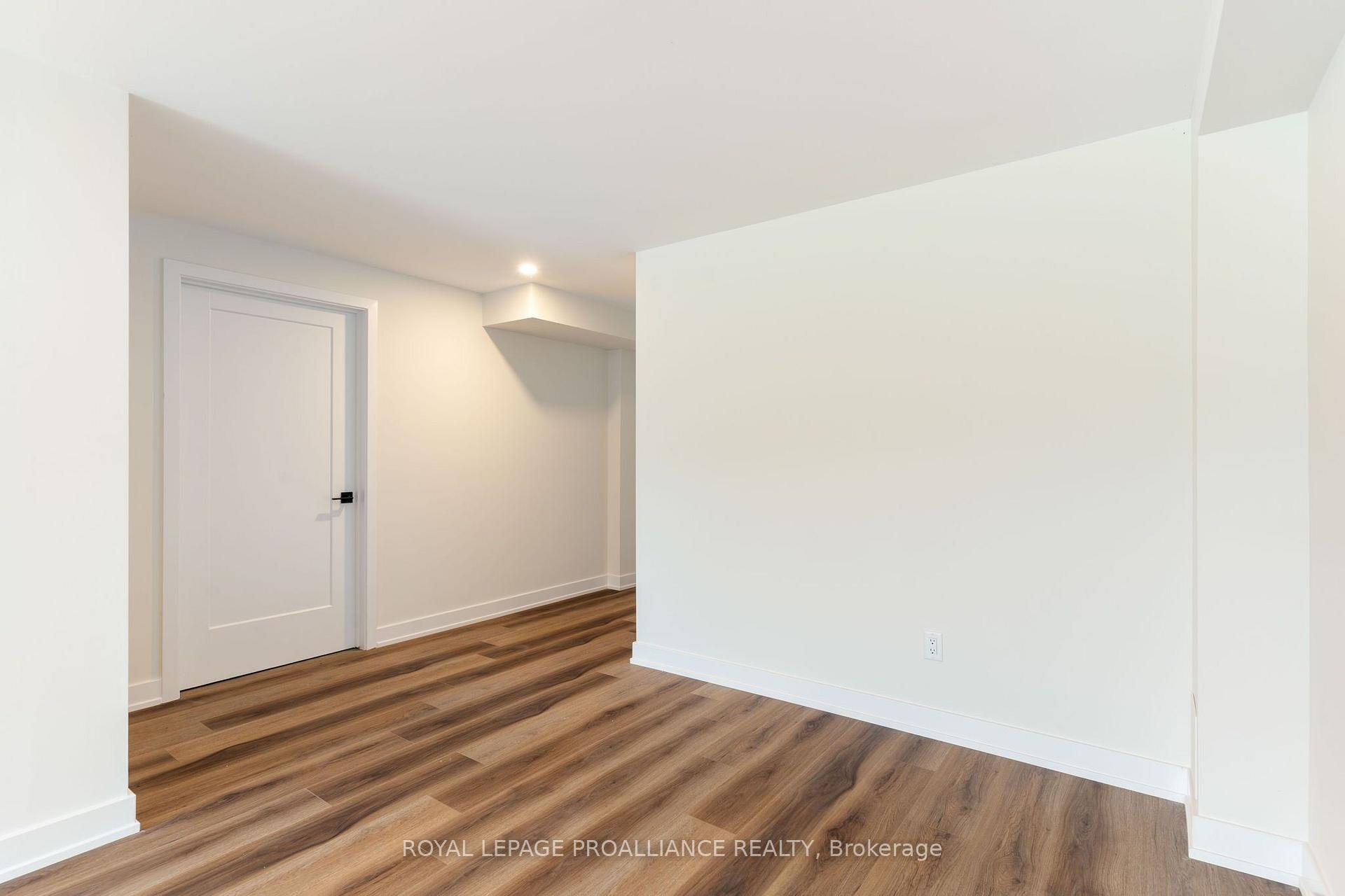 Photo 43 of 1076 Moore Street, Brockville, Brockville — HOMEH