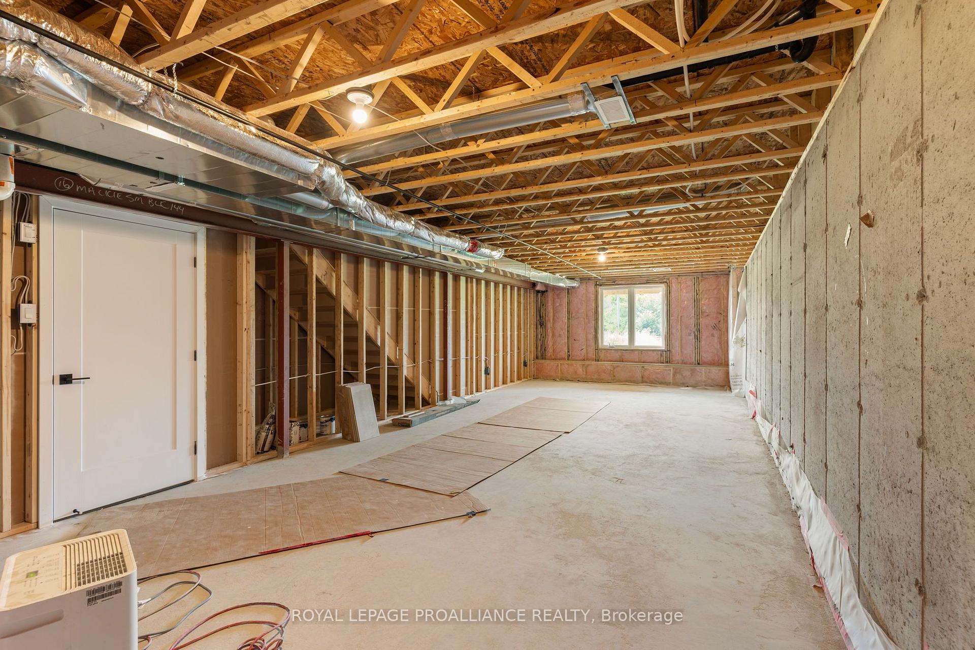 Photo 44 of 1076 Moore Street, Brockville, Brockville — HOMEH