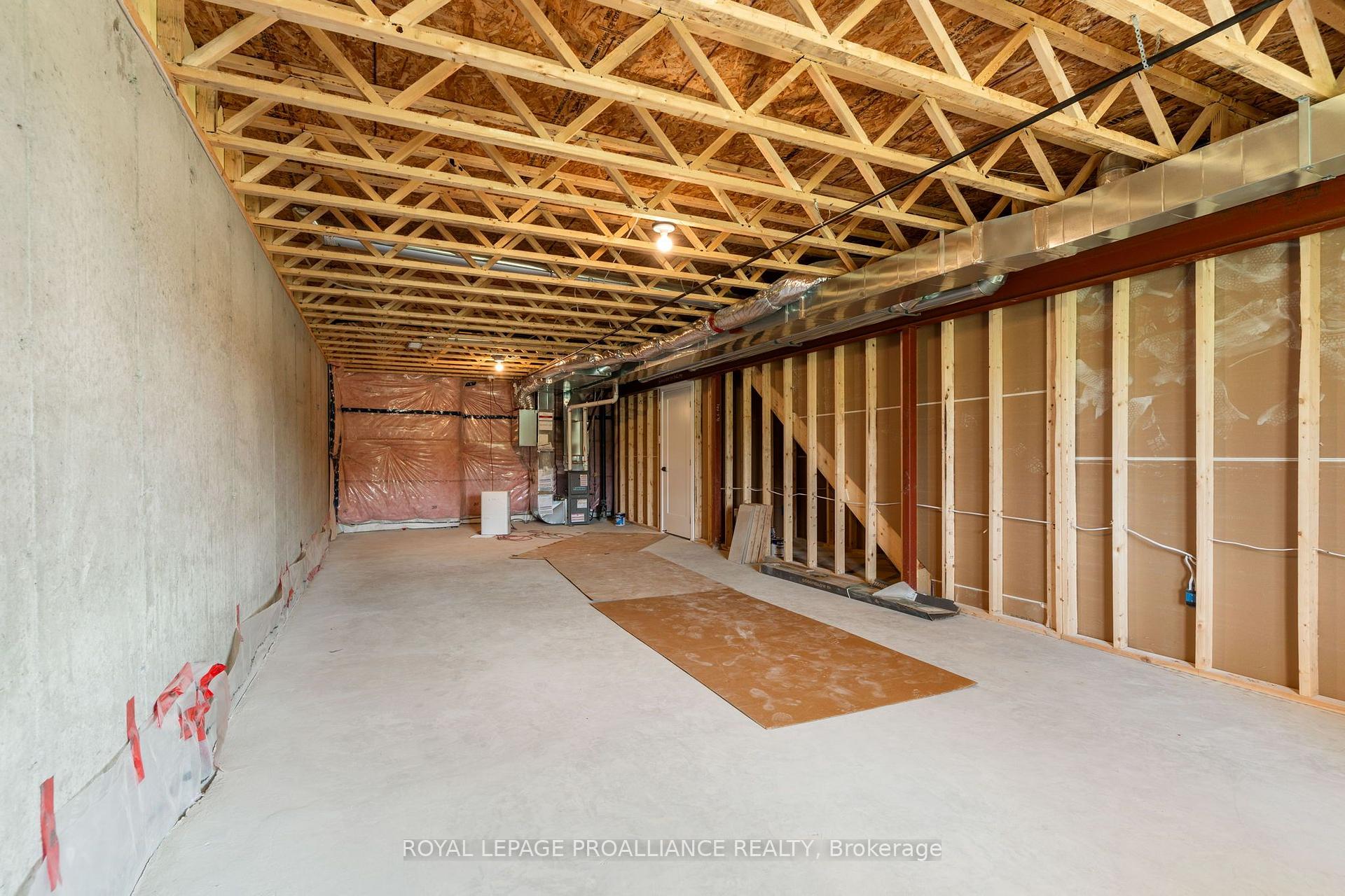 Photo 45 of 1076 Moore Street, Brockville, Brockville — HOMEH