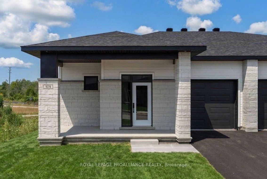Photo 1 of 1076 Moore Street, Brockville, Brockville — HOMEH