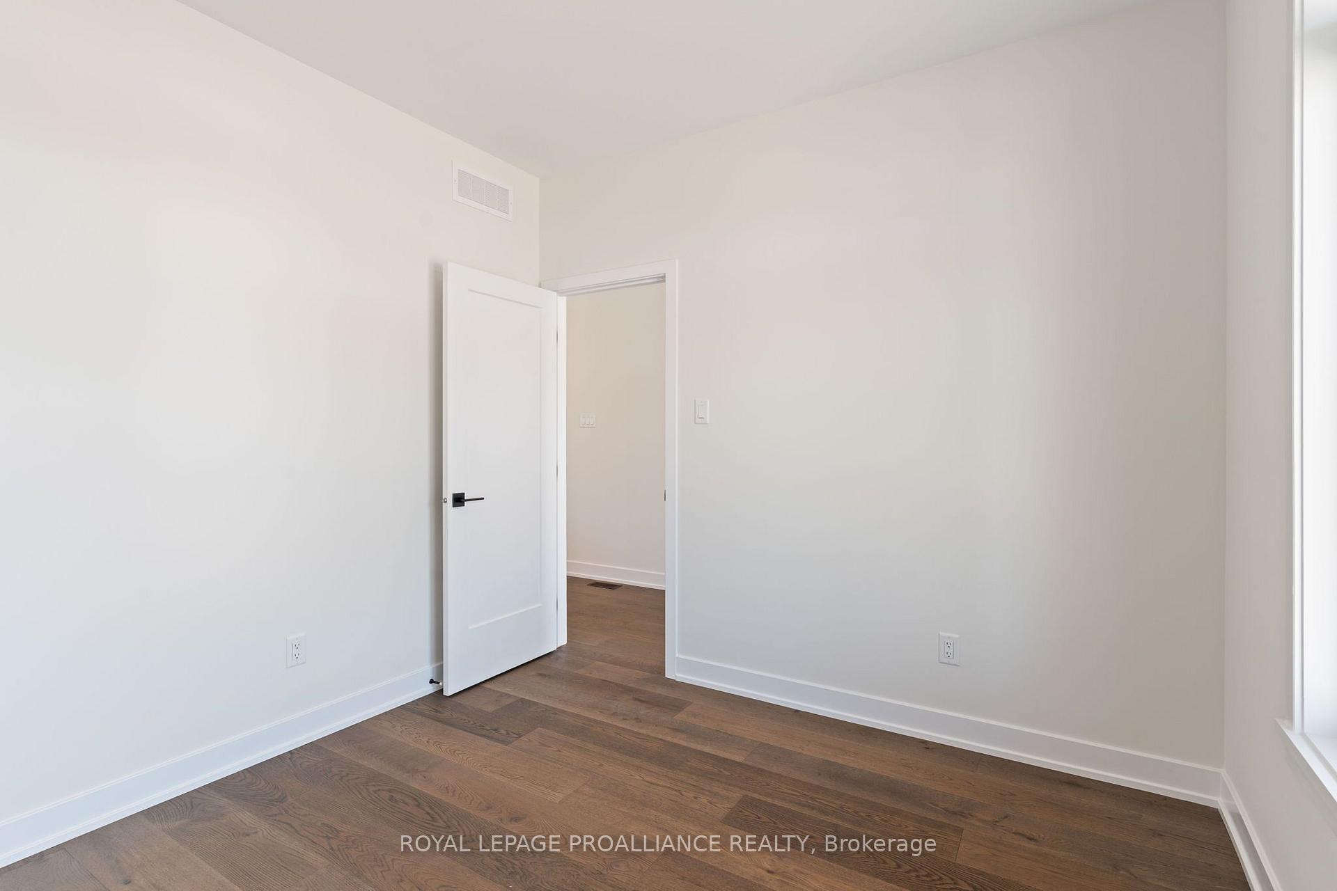 Photo 12 of 1054 Turner Drive, Brockville, Brockville — HOMEH