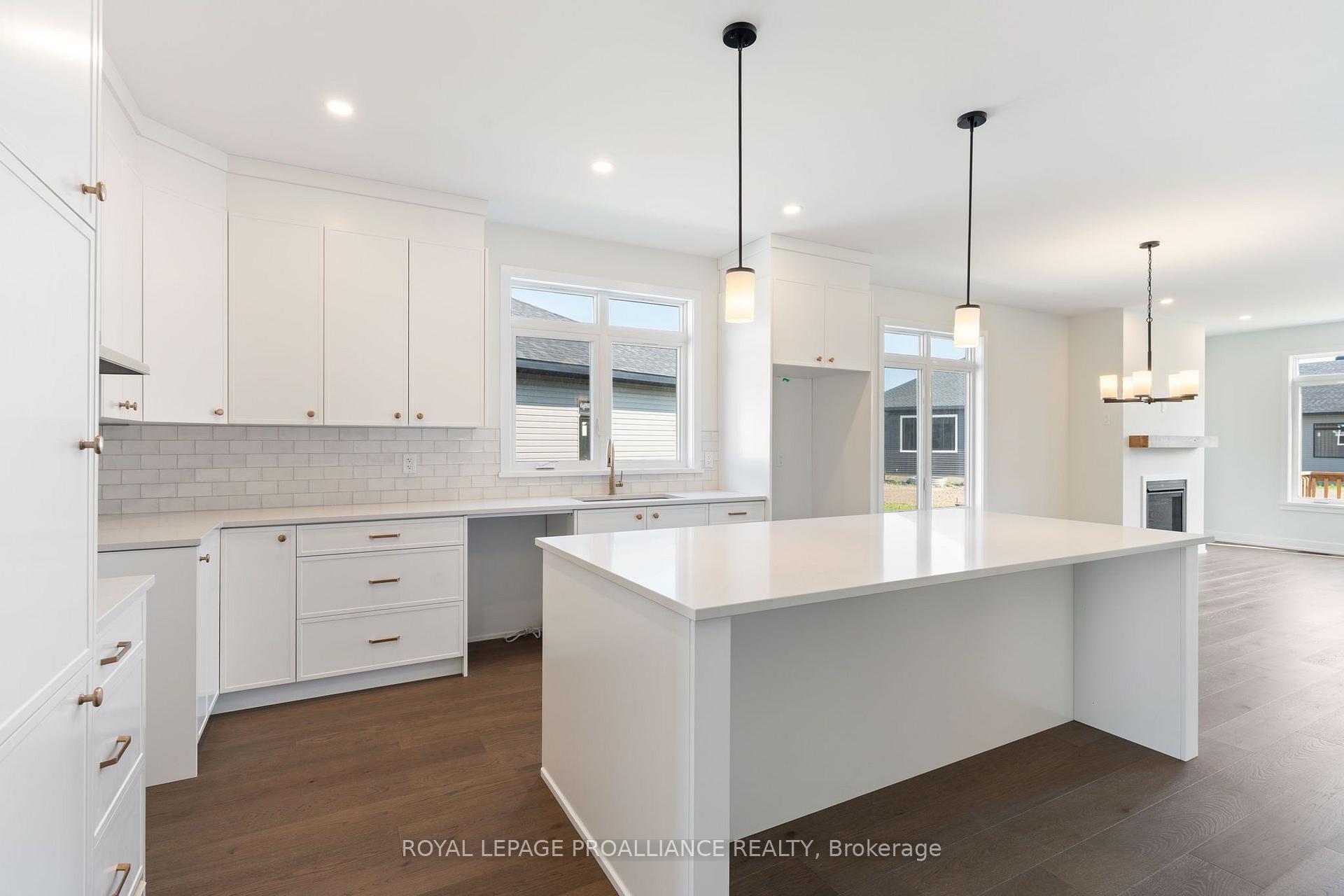 Photo 13 of 1054 Turner Drive, Brockville, Brockville — HOMEH