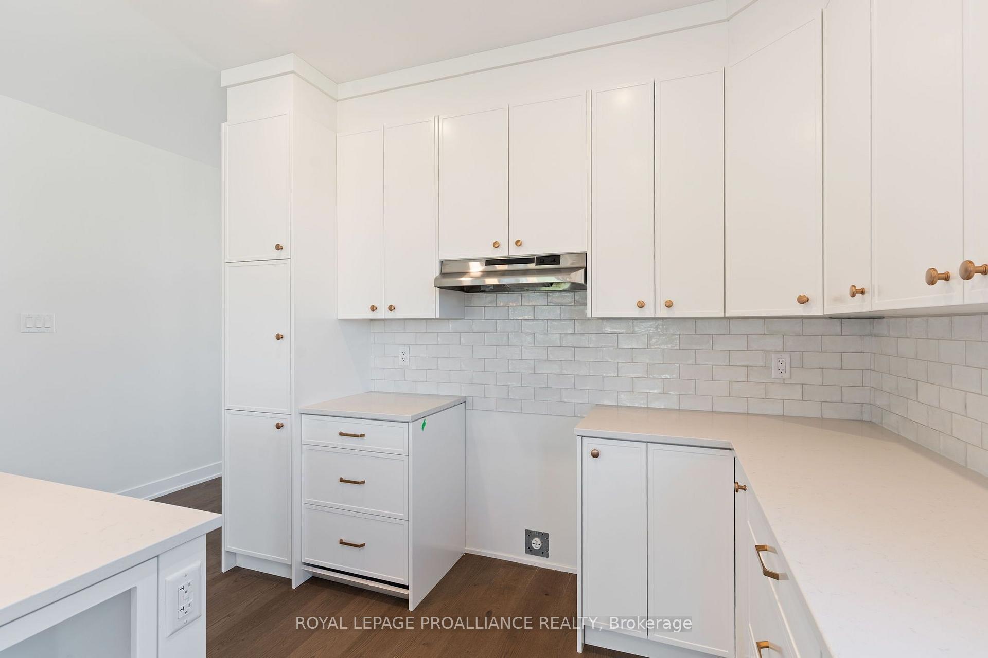 Photo 21 of 1054 Turner Drive, Brockville, Brockville — HOMEH