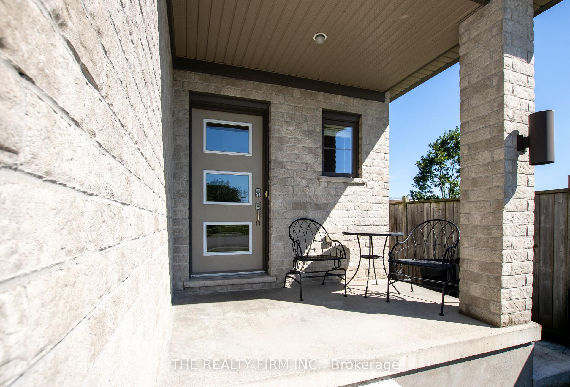 Photo 4 of 974 Bluegrass Drive, London, North M — HOMEH