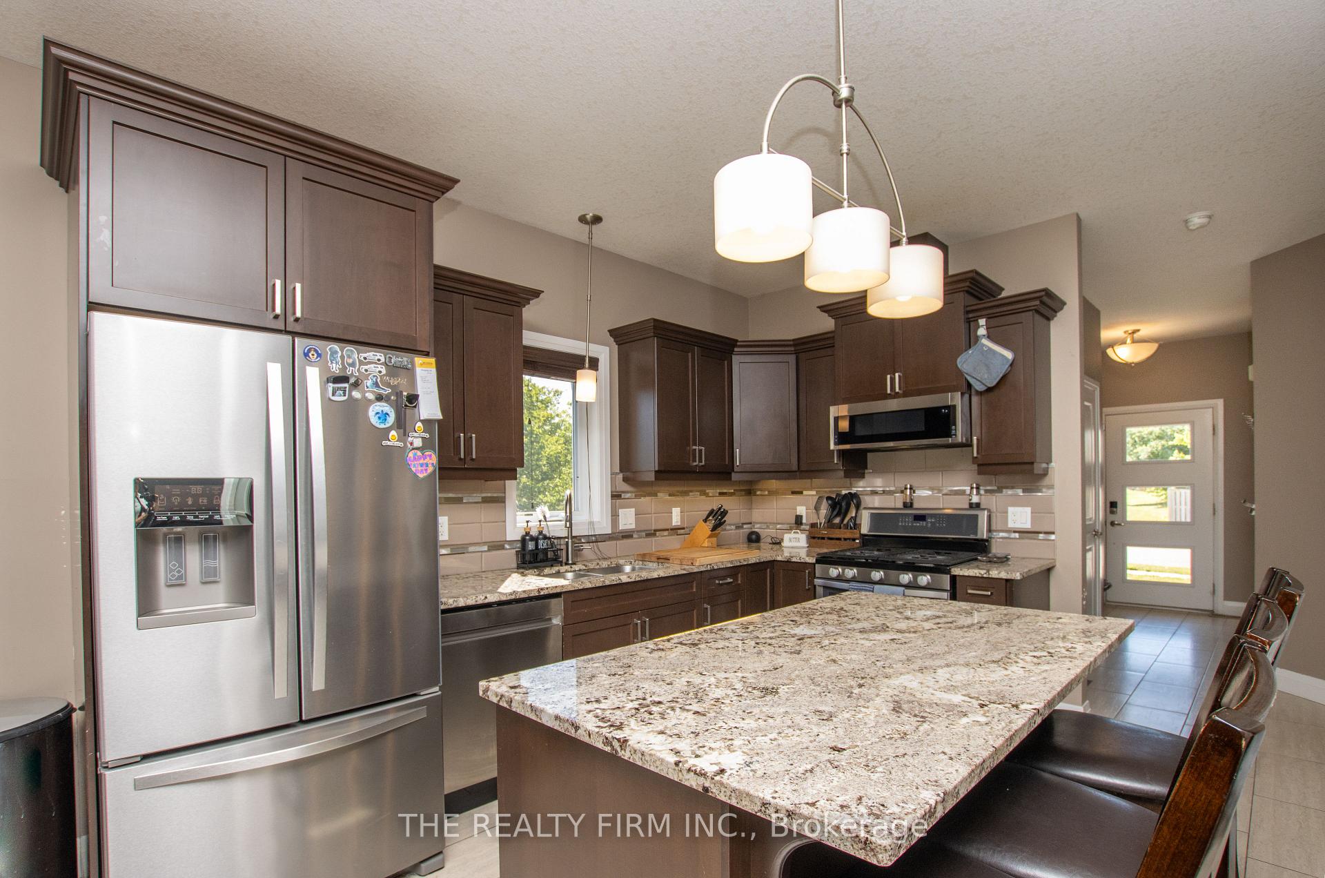 Photo 11 of 974 Bluegrass Drive, London, North M — HOMEH