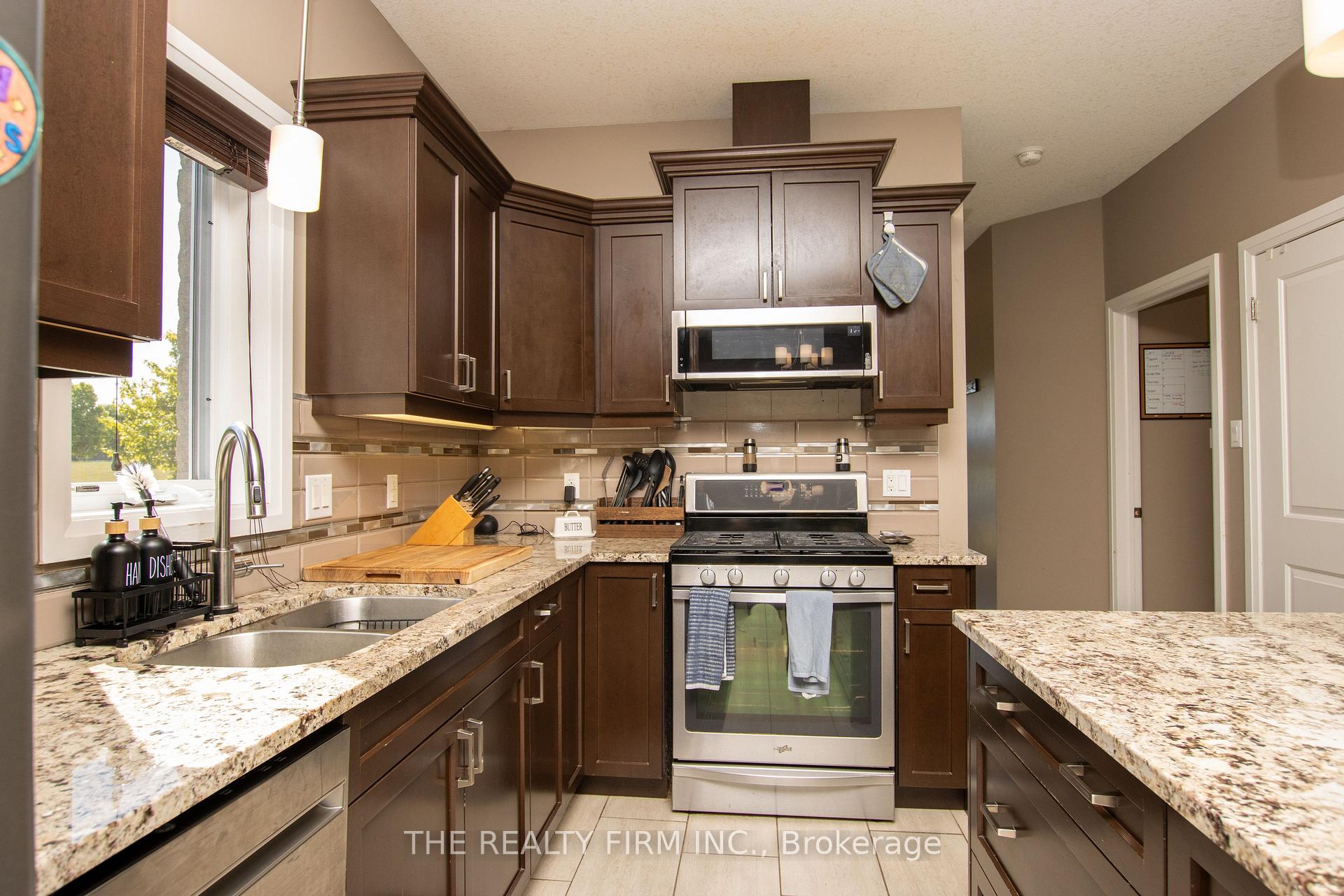 Photo 15 of 974 Bluegrass Drive, London, North M — HOMEH