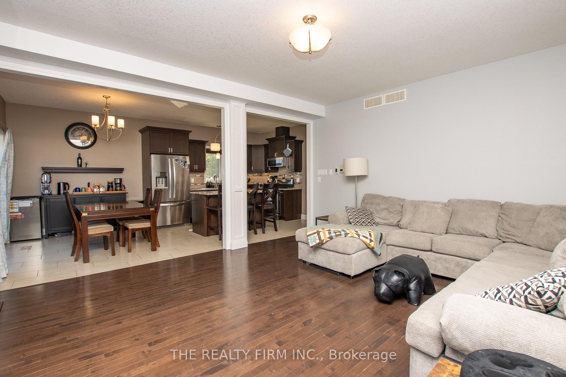 Photo 18 of 974 Bluegrass Drive, London, North M — HOMEH
