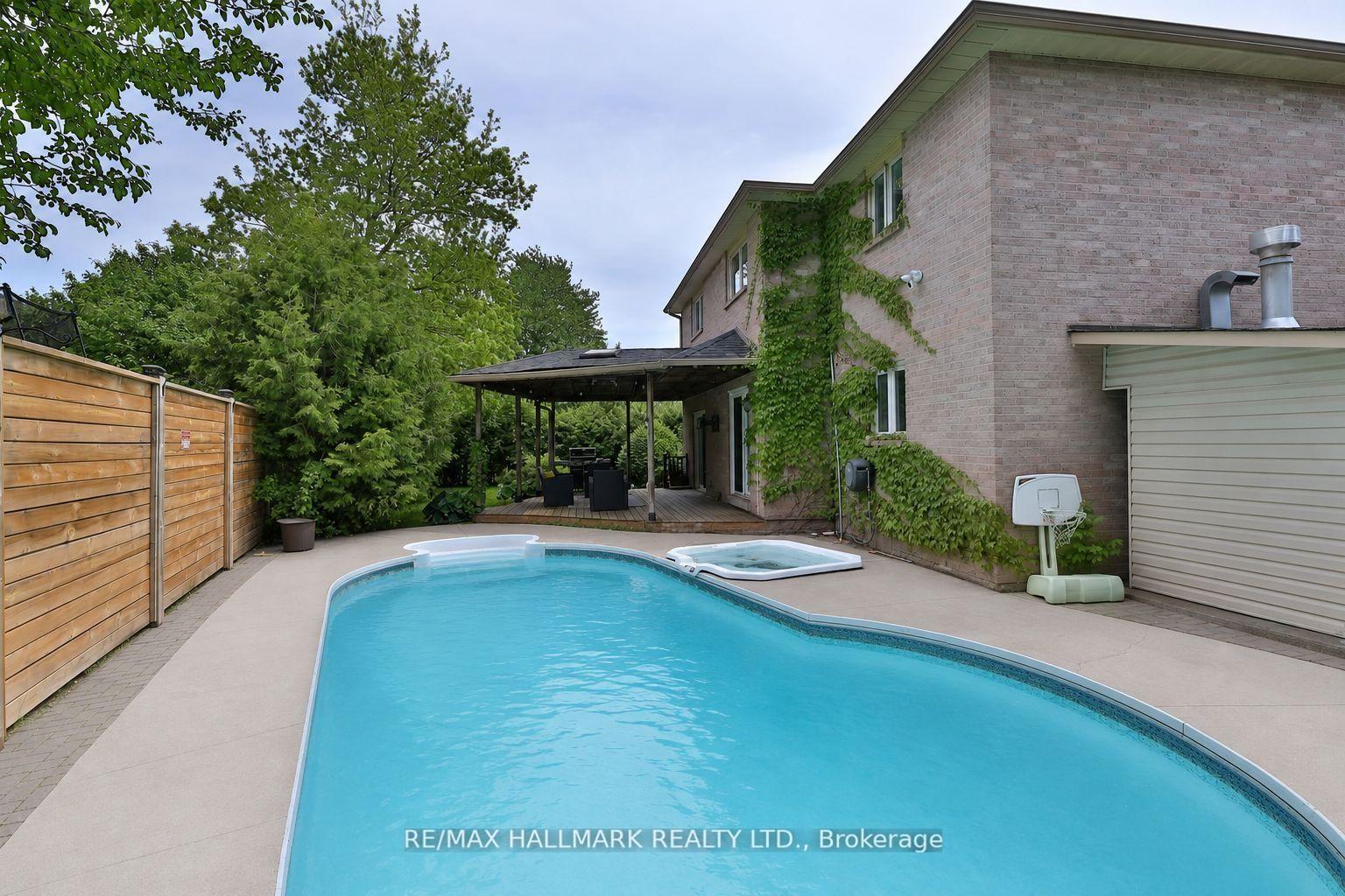 Photo 5 of 58 Pickett Crescent, Richmond Hill, Westbrook — HOMEH