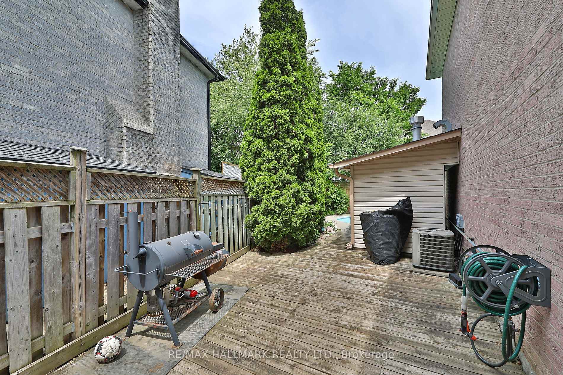 Photo 8 of 58 Pickett Crescent, Richmond Hill, Westbrook — HOMEH