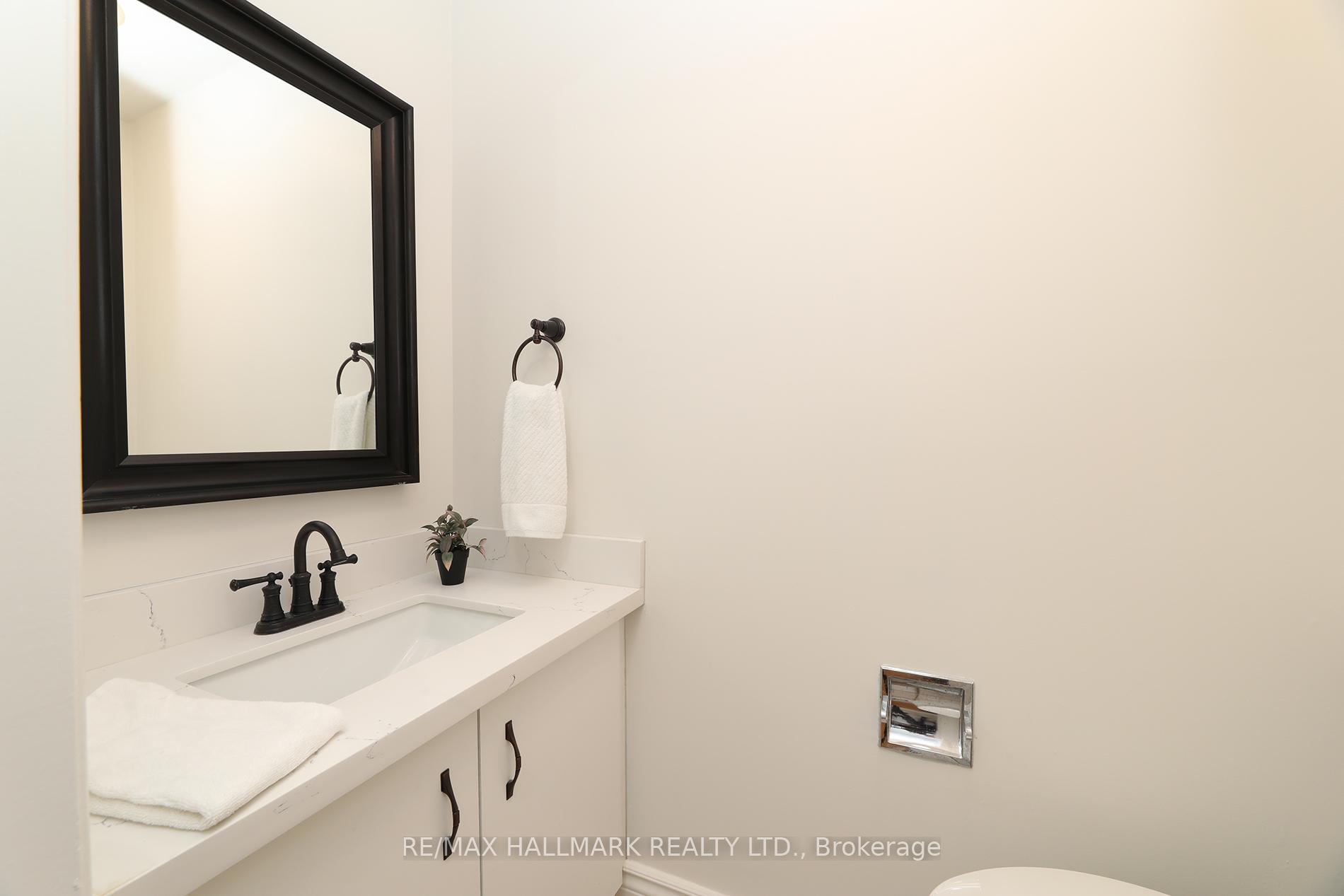 Photo 22 of 58 Pickett Crescent, Richmond Hill, Westbrook — HOMEH